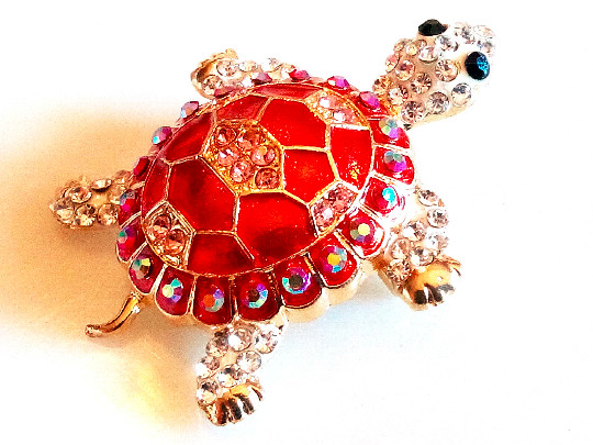 ENAMELED TURTLE PENDANT NECKLACE! Crystal Animal, Reptile, Charm, Accessory!