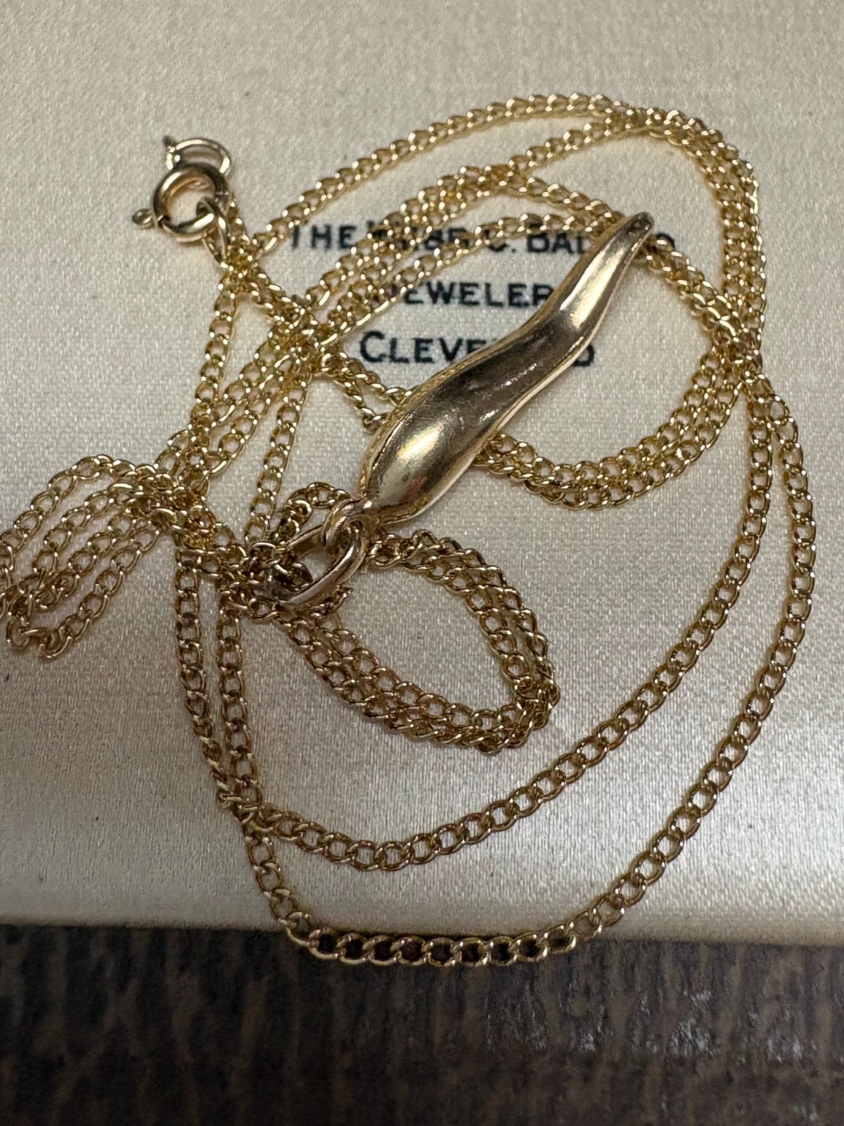 LADIES VINTAGE 14K GOLD ITALIAN HORN PENDANT NECKLACE 14K CURB LINK CHAIN 21 in.