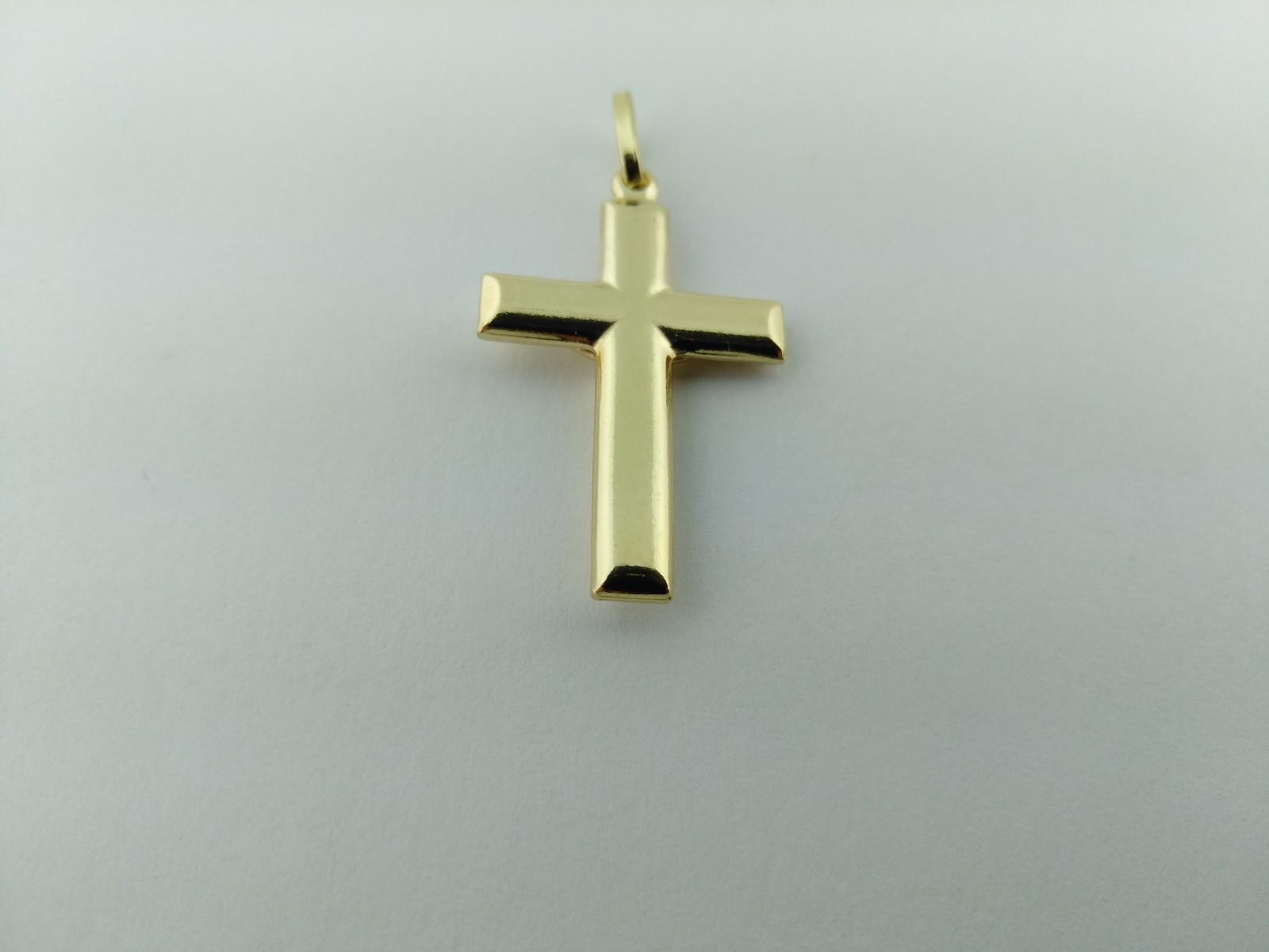 14K Solid Gold Italian Cross Pendant.Very elegant Very Good Price 2.3 grams