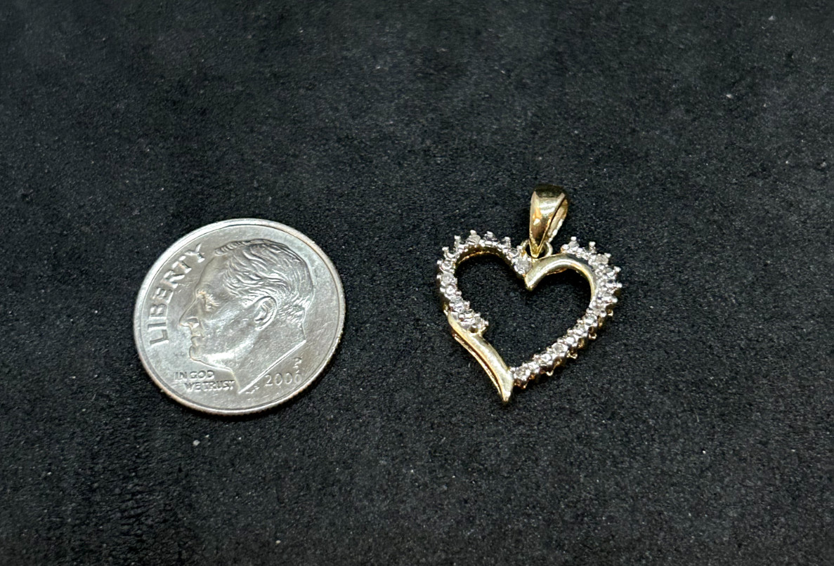 925 Sterling Silver Gold Toned Diamond Heart Pendant 0.75in – 1.21g