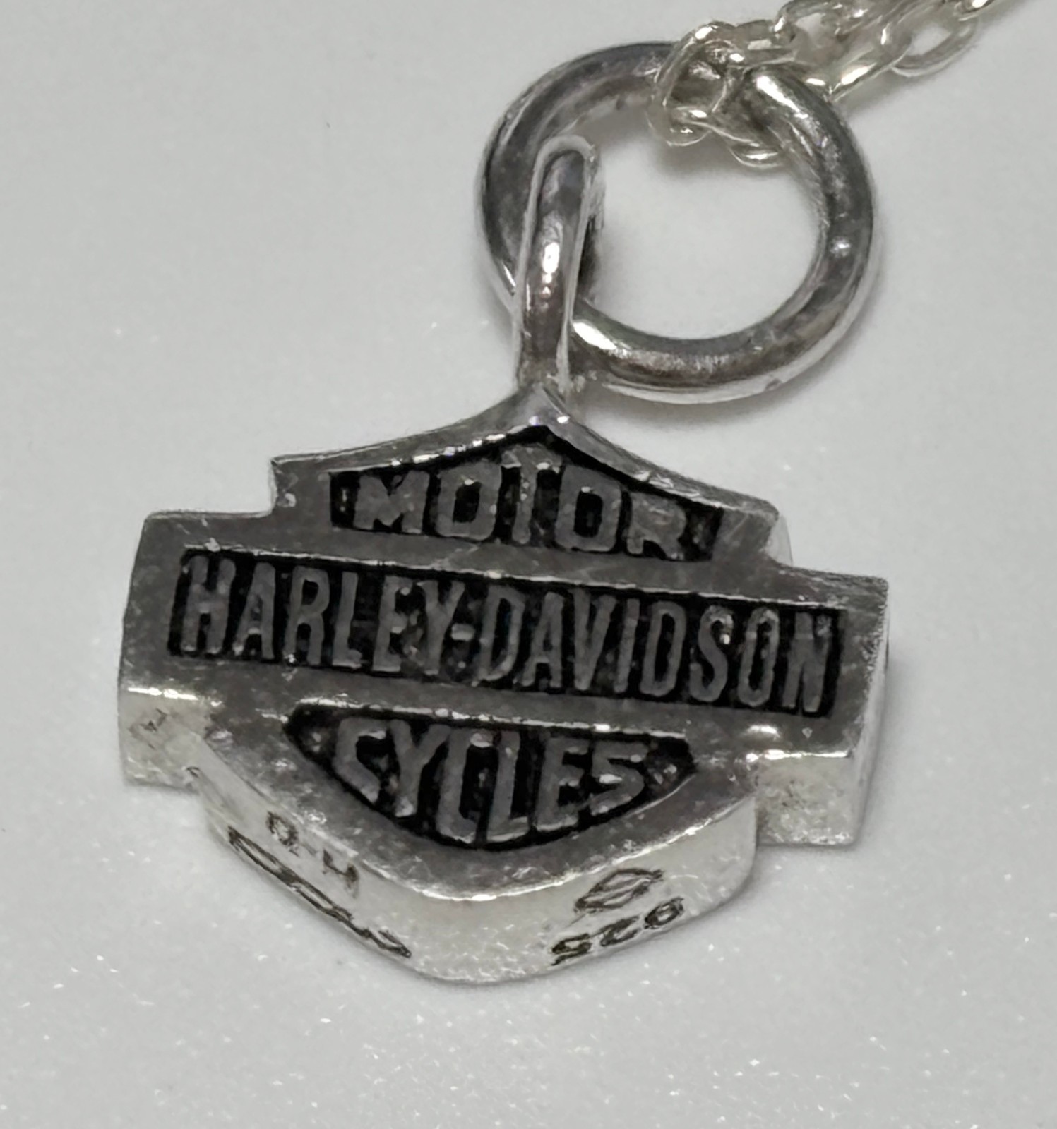 HARLEY DAVIDSON .925 Sterling Silver Petite Shield Logo Pendant Chain/Necklace