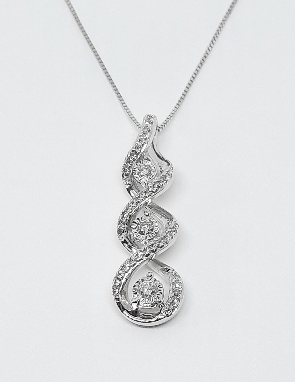 Kay Jewelers 1/5th cttw Diamond Pendant 10k WG Memories Magic Moments