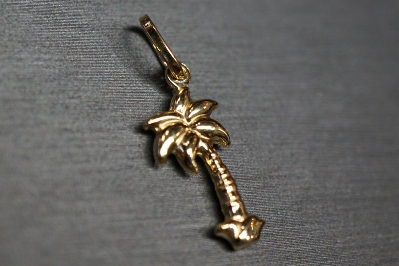 14K Solid Yellow Gold High Polished 1″ Hollow Palm Tree Charm Pendant.