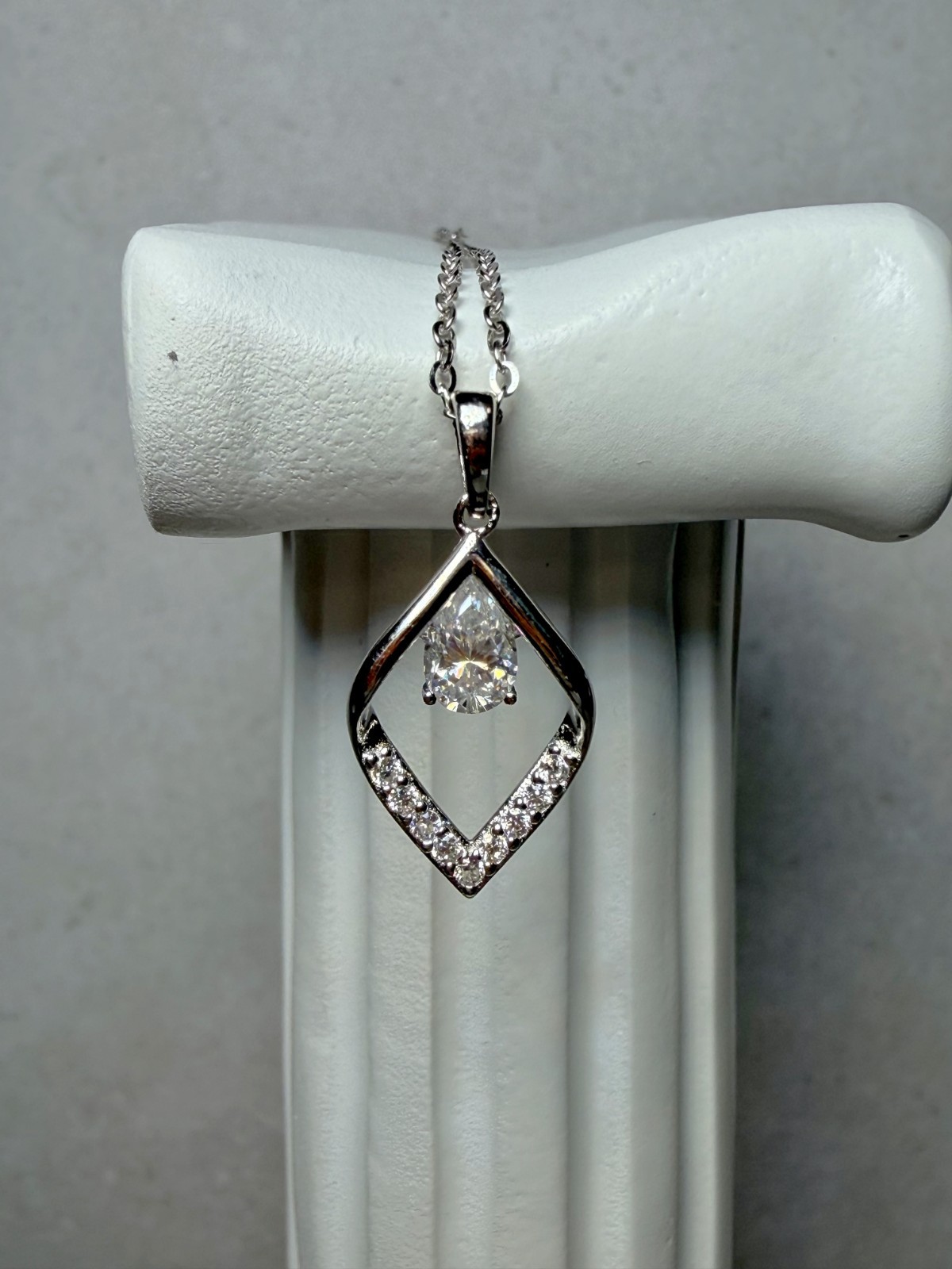 16+2″ 0.6ctw Moissanite Teardrop Solitaire Pendant Necklace 925 Sterling Silver