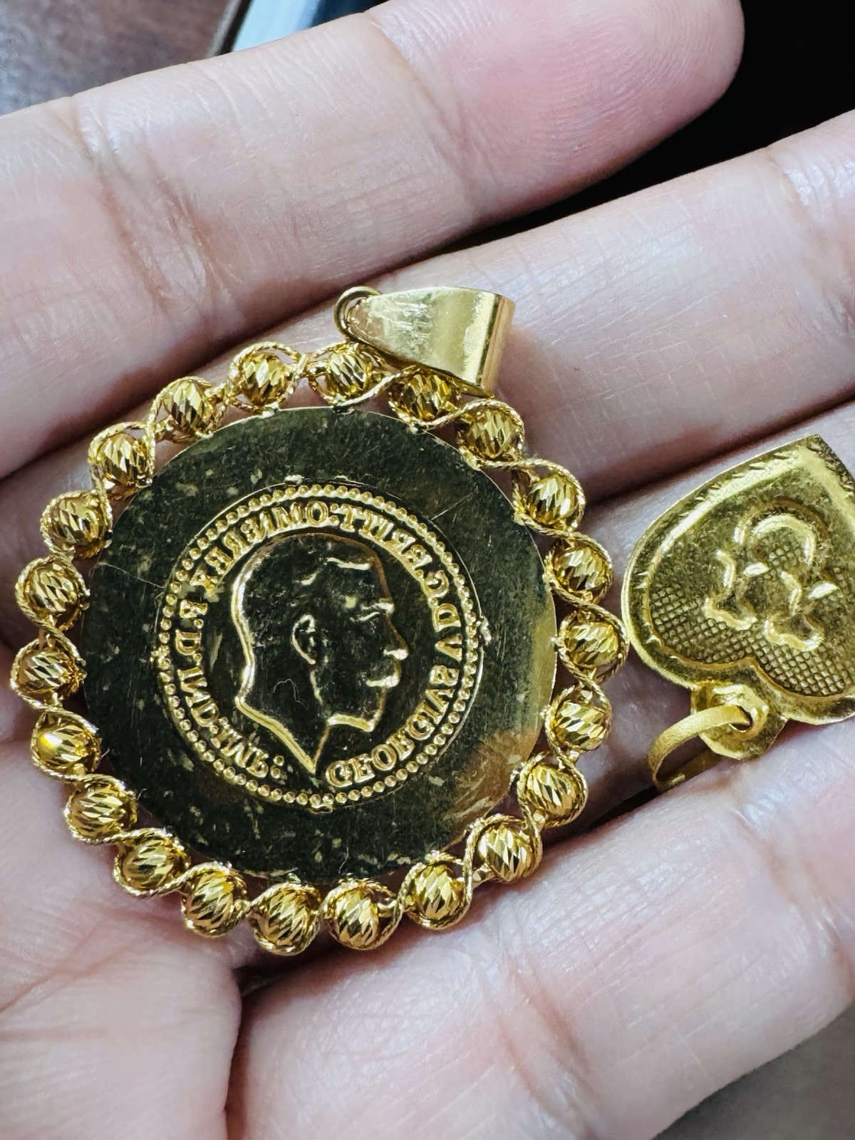 22K 916 Real Gold Two Set of Pendant 22K Heart & 21K Coin Round 6.63g
