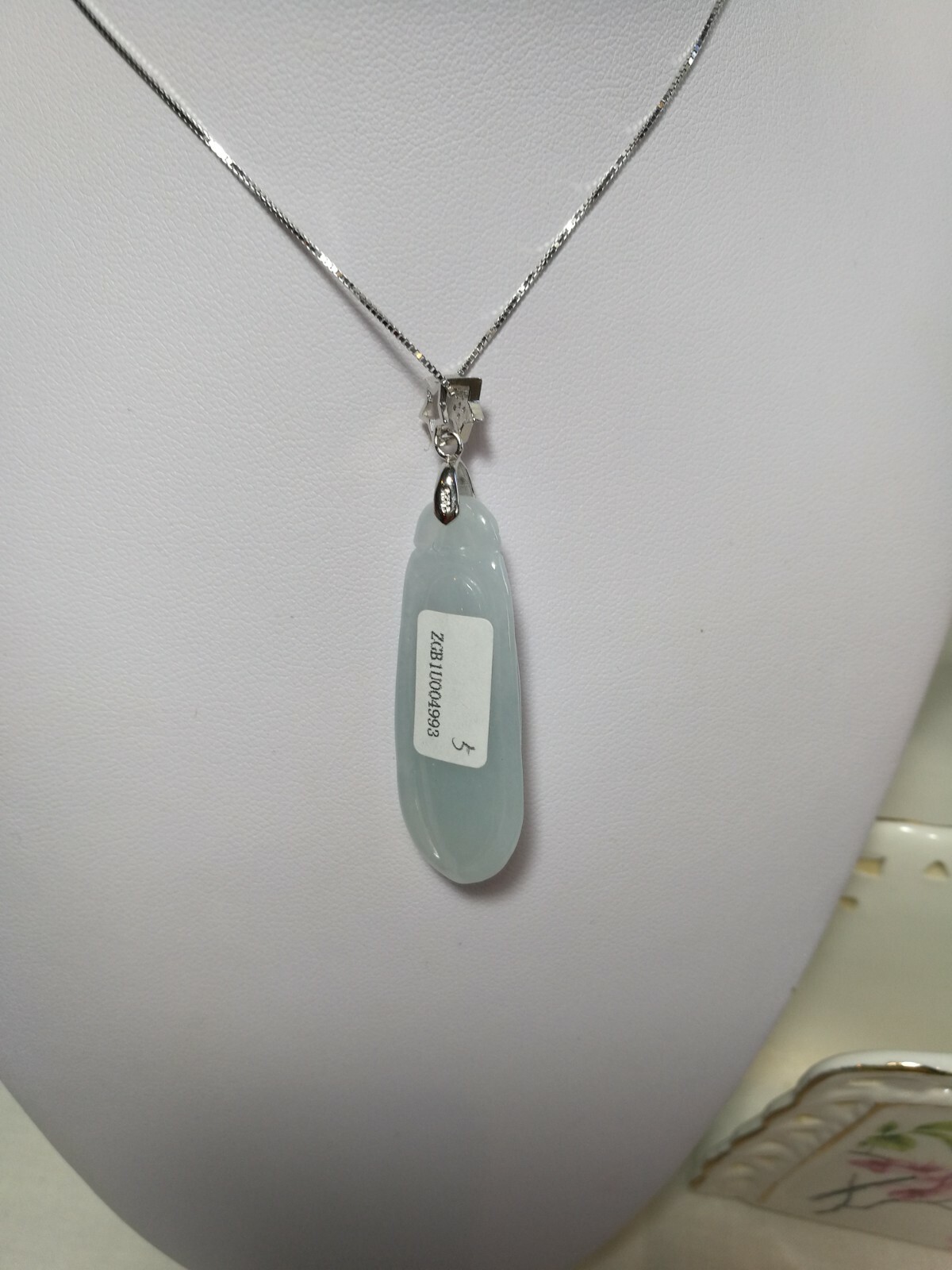 Certified Jadeite Jade pendant (S41*16mm) in sterling silver necklace L40/45cm