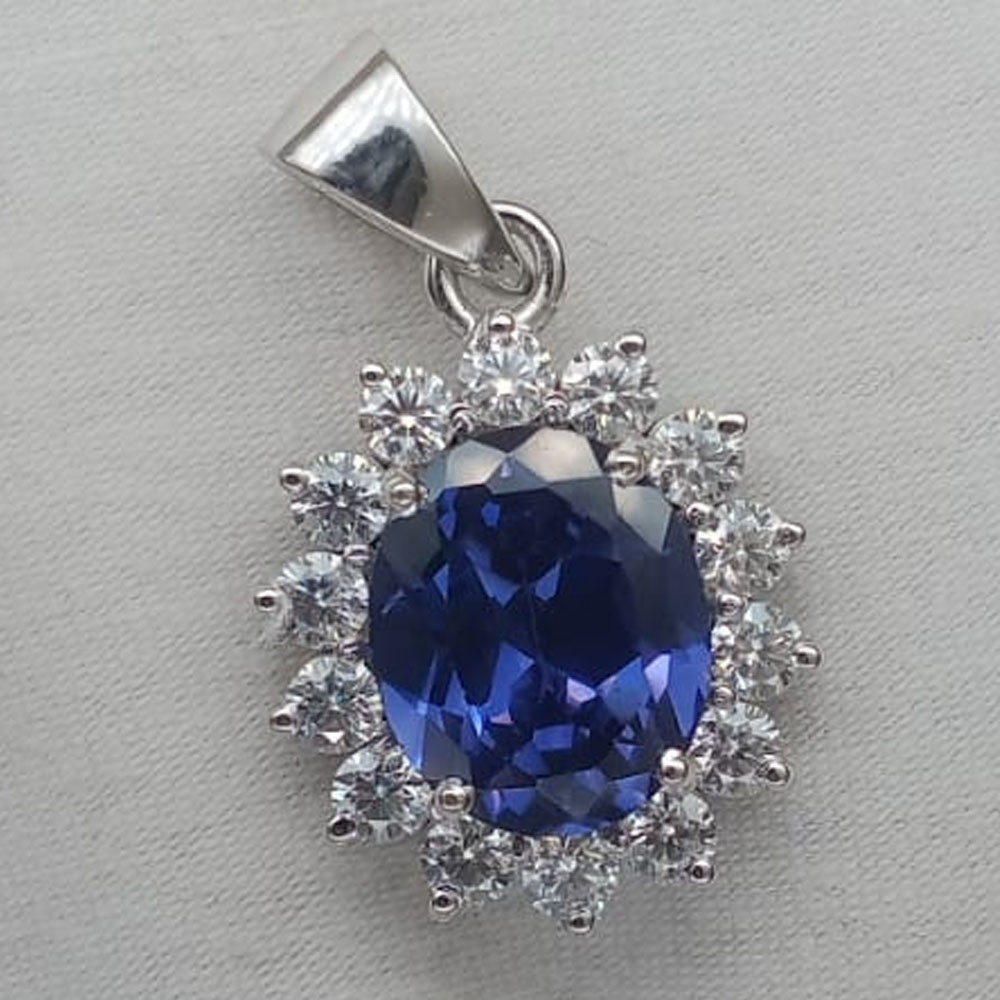 10.0Carat Oval Shape Natural Tanzanite and Diamond Pendant 18K White Gold Plated
