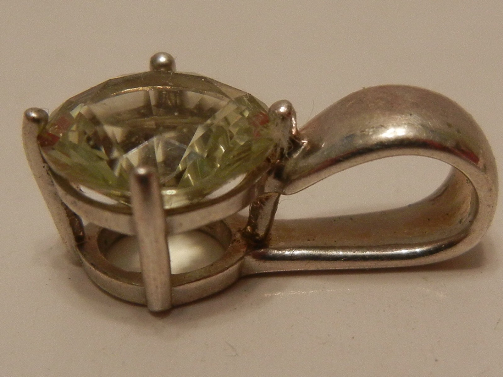 Sterling Silver Limon Quartz Pendant Round Prong Set Stone Lime Yellow 2 Carats