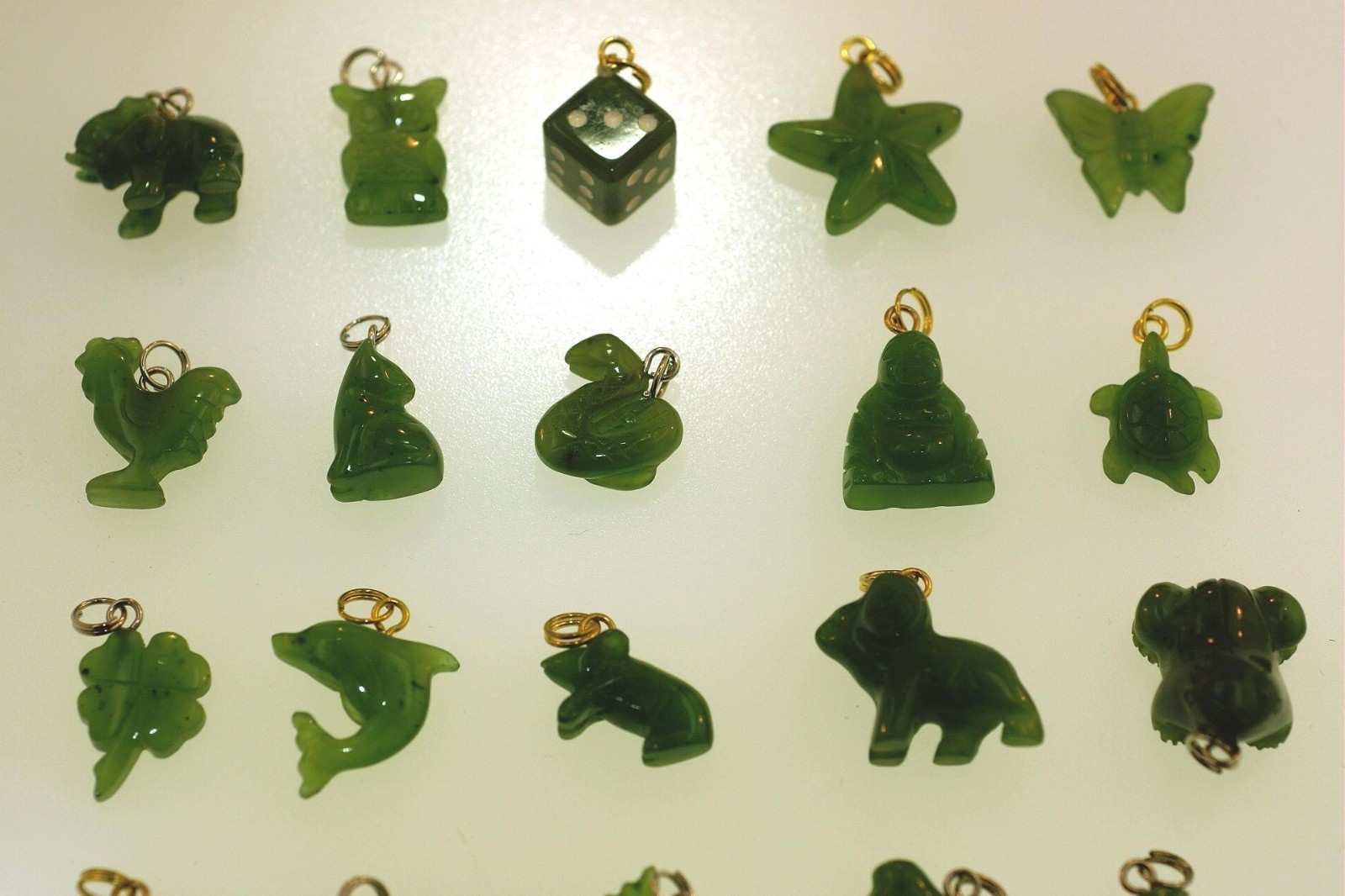 CARVED NATURAL CANADIAN NEPHRITE JADE ANIMALS ZODIAC MISCELLANEOUS CHARM PENDANT