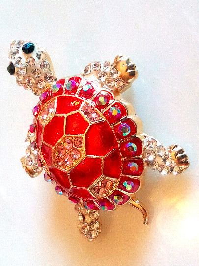 ENAMELED TURTLE PENDANT NECKLACE! Crystal Animal, Reptile, Charm, Accessory!