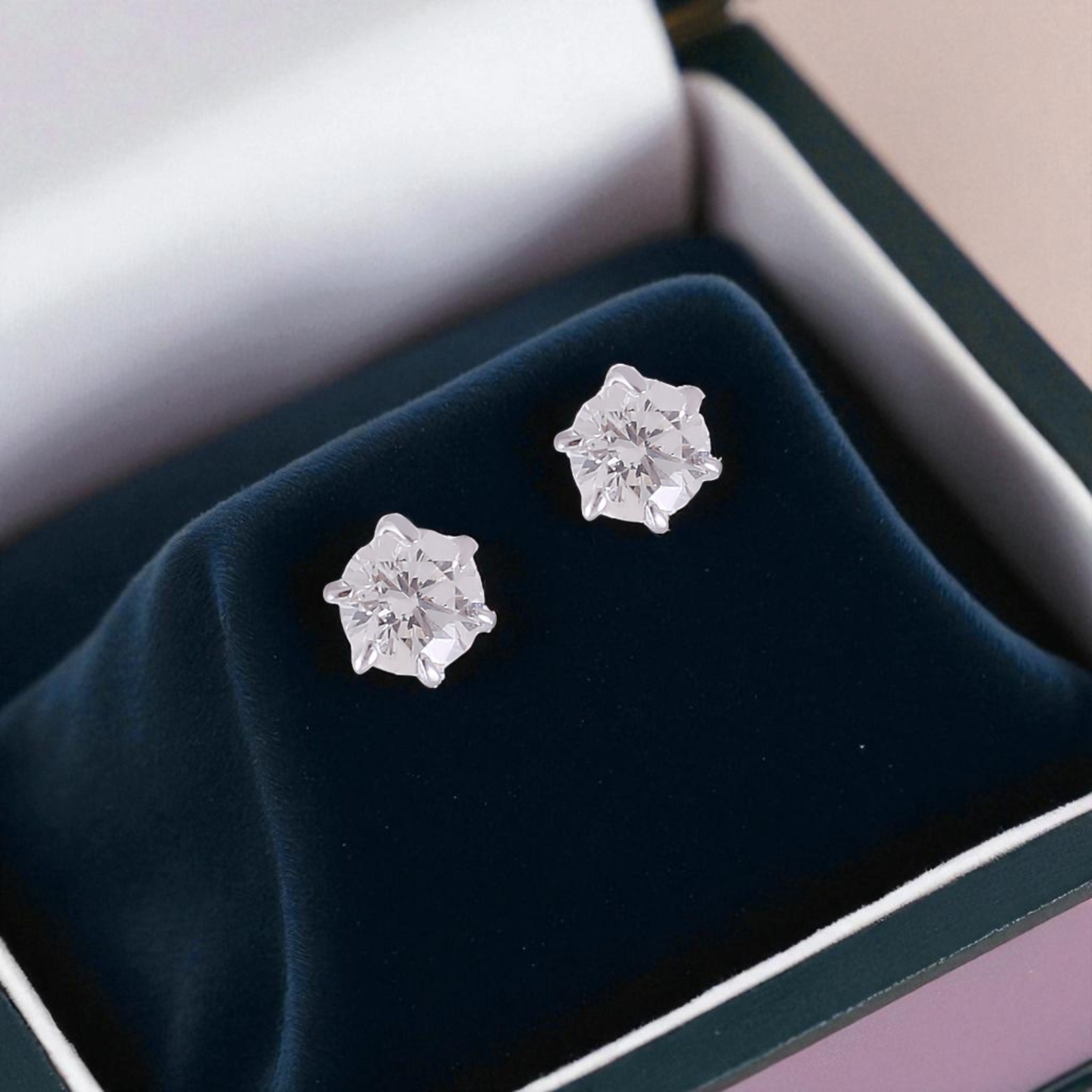 GIA-certified 0.75 cts F/VS1 natural diamond pendant earrings in 18K gold