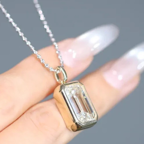 3.00Ct Emreald-Cut Lab Grown Diamond Solitaire Necklace Pendant 14k Yellow Gold