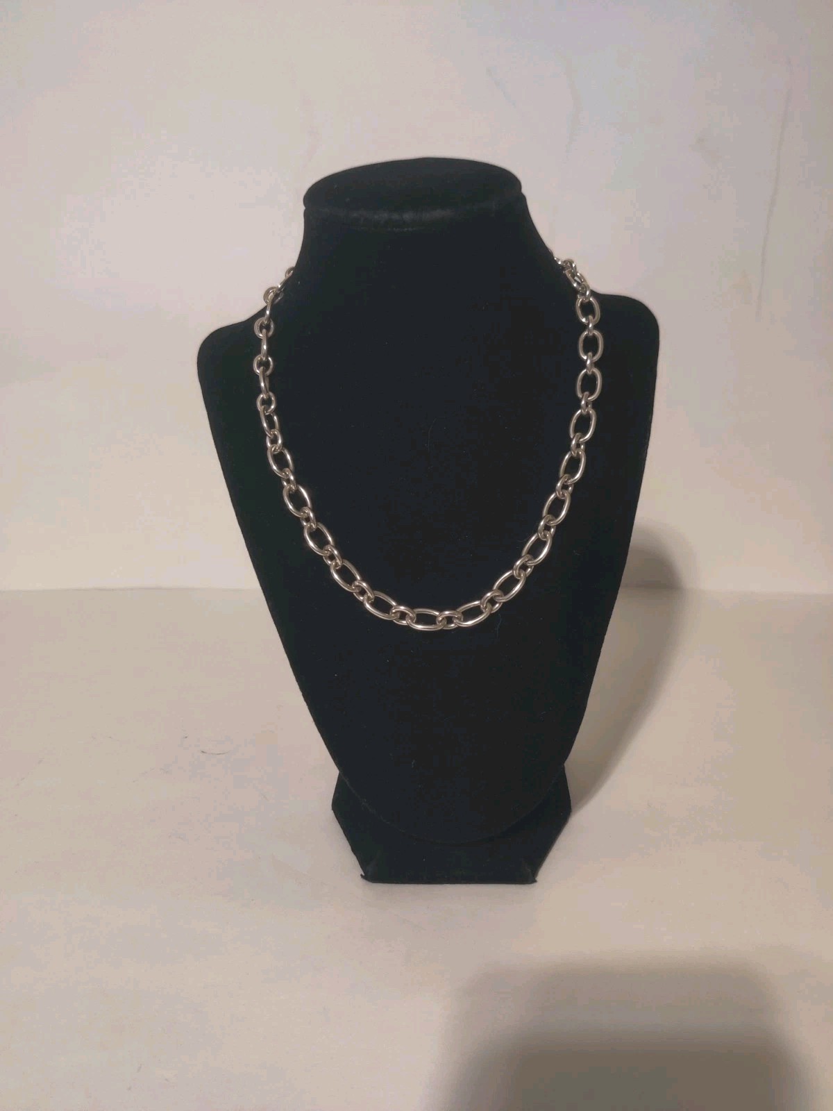 Tiffany & Co Italy Oval Link Clasping Ends Necklace Silver 925 W Box 18 inch
