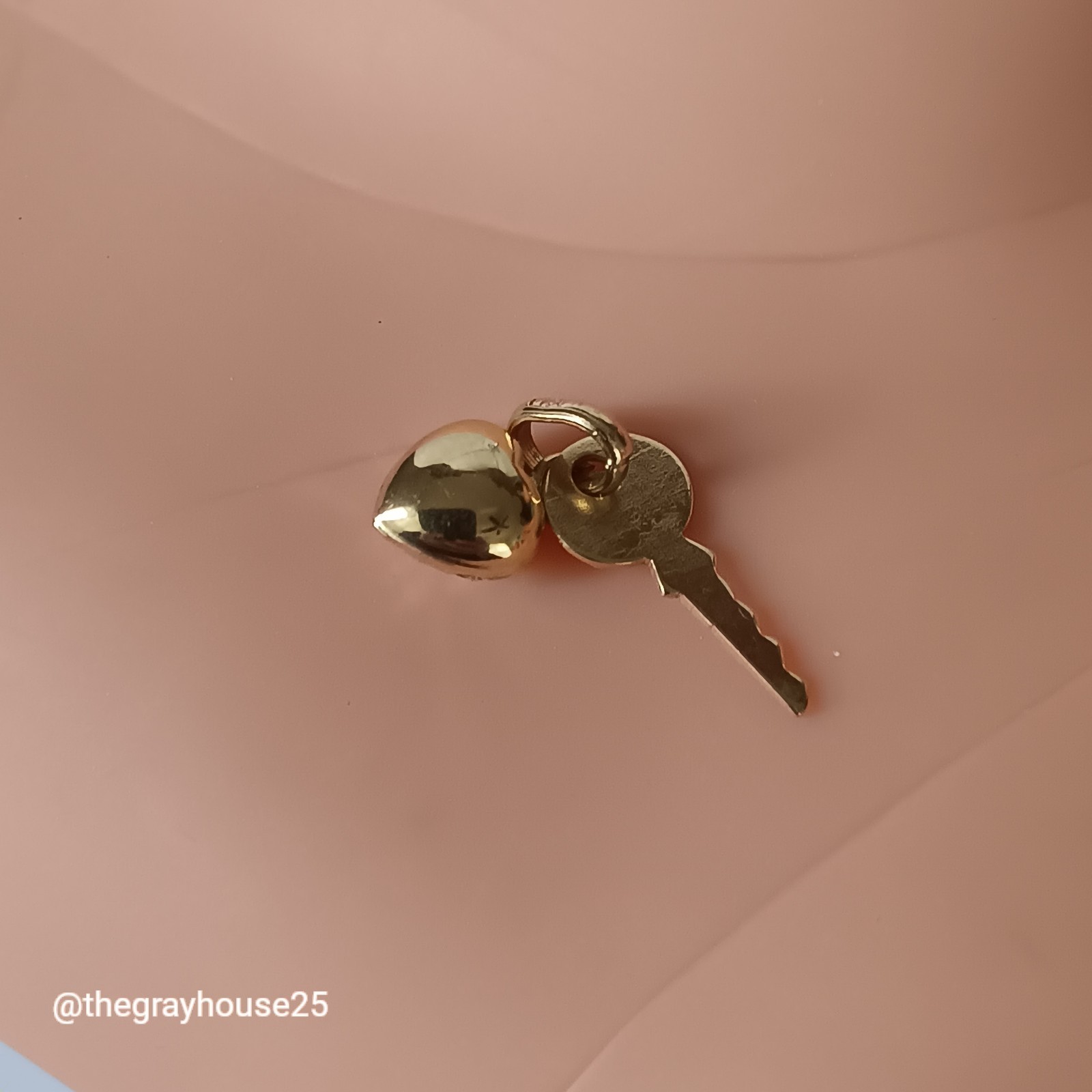 18k Yellow Gold Heart And Key Pendant Charm Jewelry Symbol Love Anniversary NEW