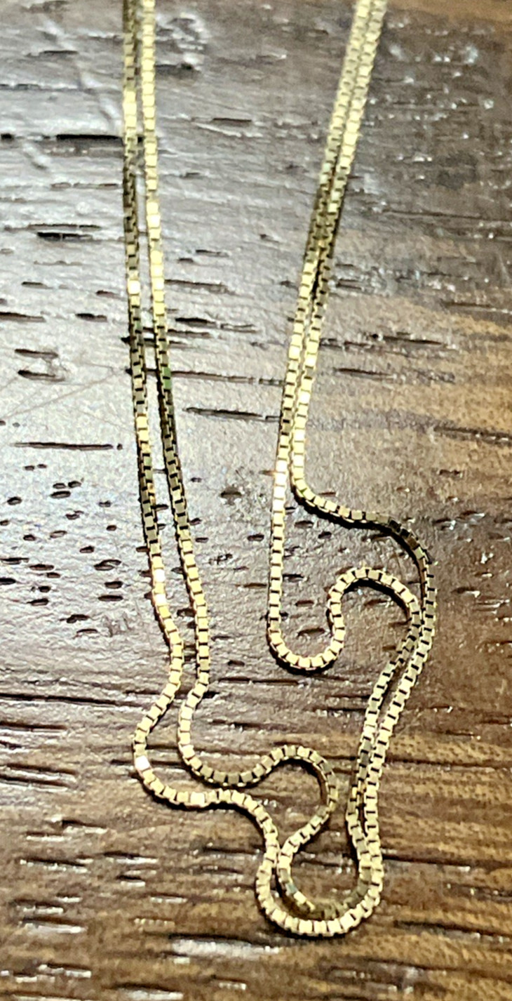 10kt Real Gold Thin Box Chain 0.9grams 20inches GND Brand New with Retail Tag