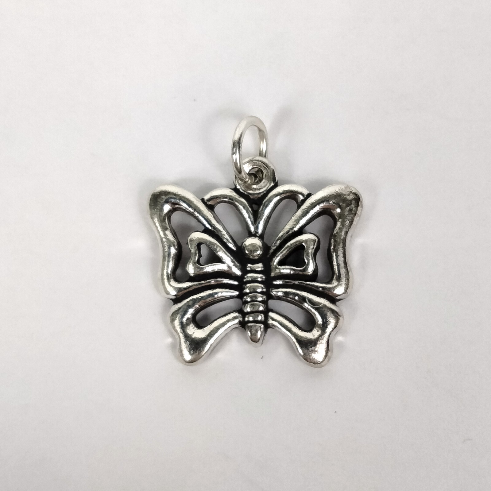 FashionJunkie4Life Sterling Silver Butterfly Outline Charm with 18″ Chain