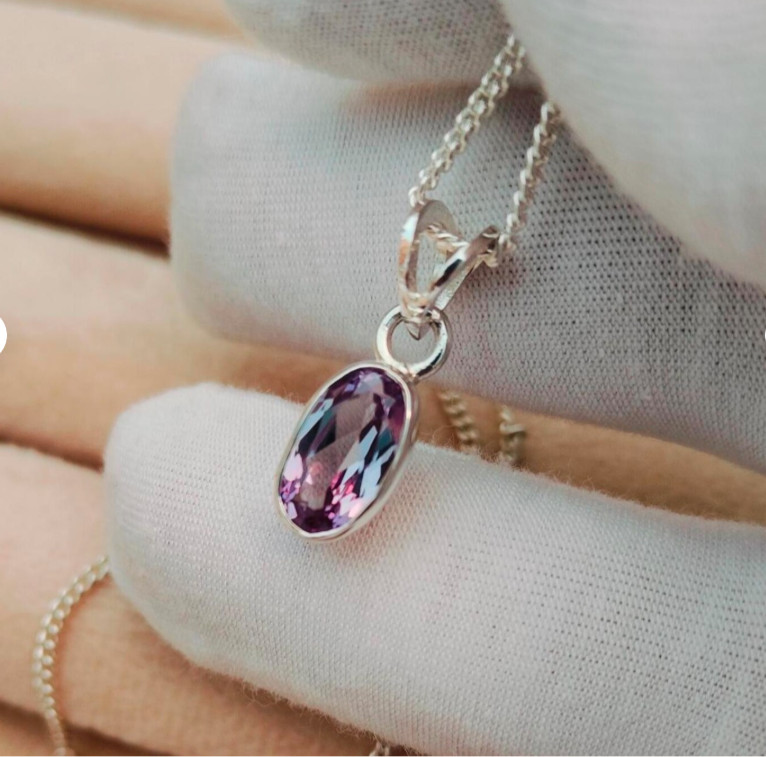 Natural Alexandrite 100% Color Change Gemstone Pendant 925 Sterling Silver