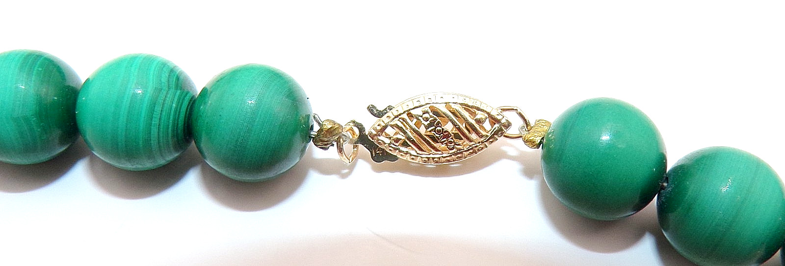 VTG 14K YELLOW GOLD & MALACHITE BALL BEAD 30″ LONG NECKLACE 8-9MM BEADS 95.3 Gr