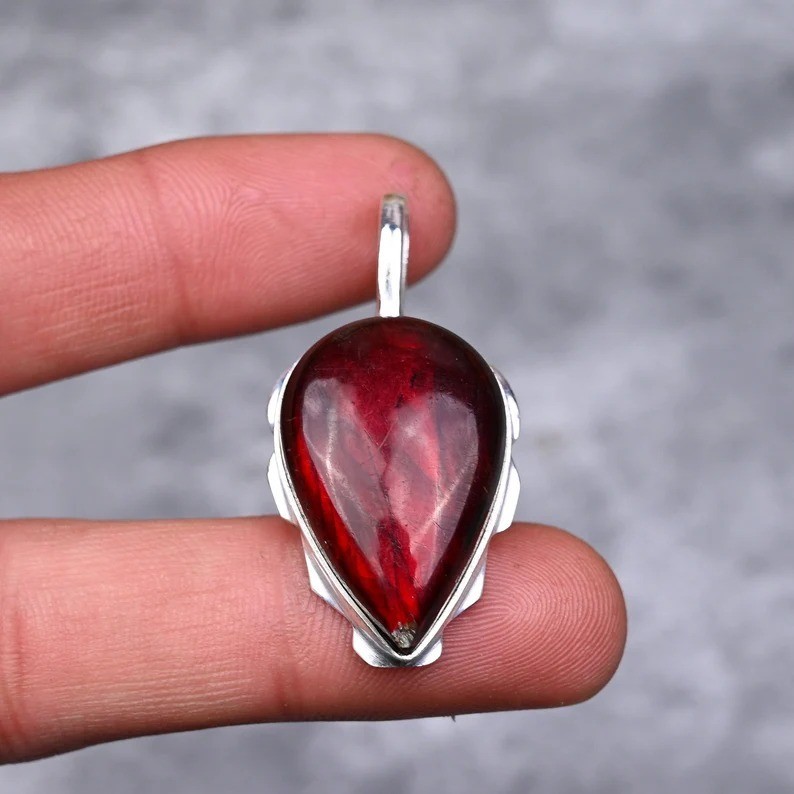 Red Flash Labradorite Gemstone Pendant 925 Sterling Silver Handmade Jewelry