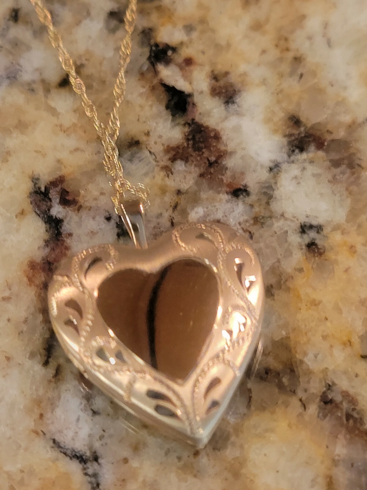 Krementz Princess Pride 14kt gold heart locket usa made nice gift