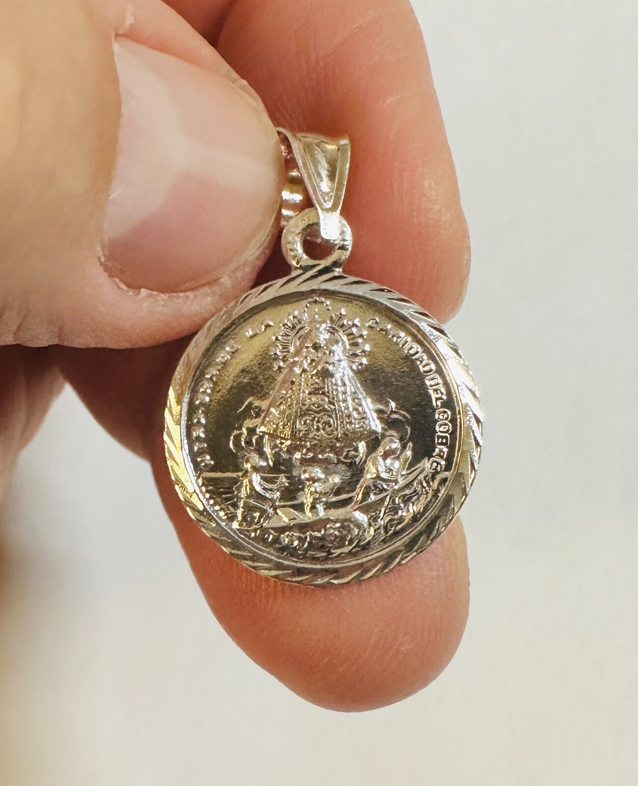 Sterling Silver 925 Our Lady of Charity “Caridad del Cobre” 19mm Round Medal