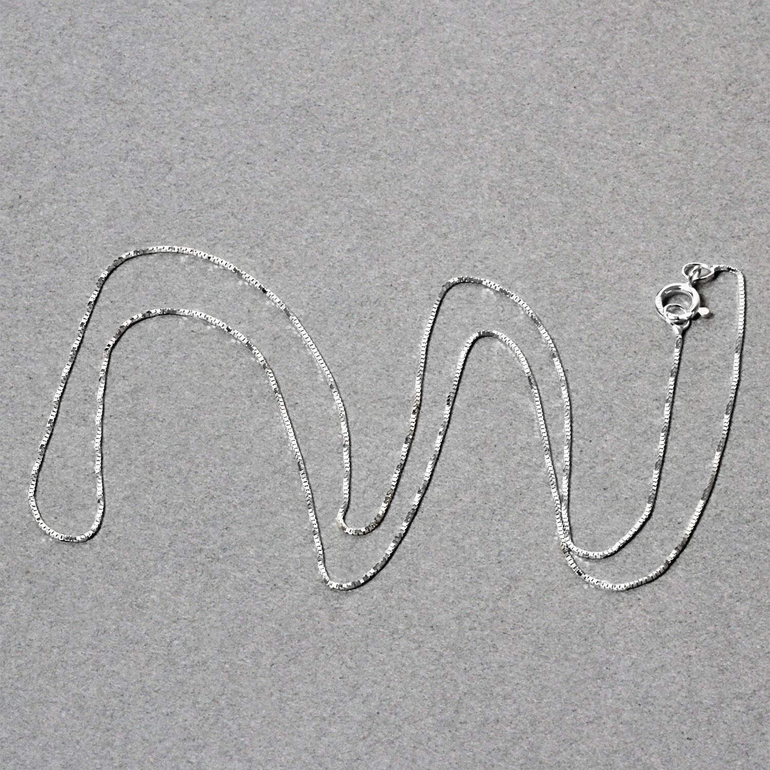 10k White Gold Classic Box Chain (0.45 mm)