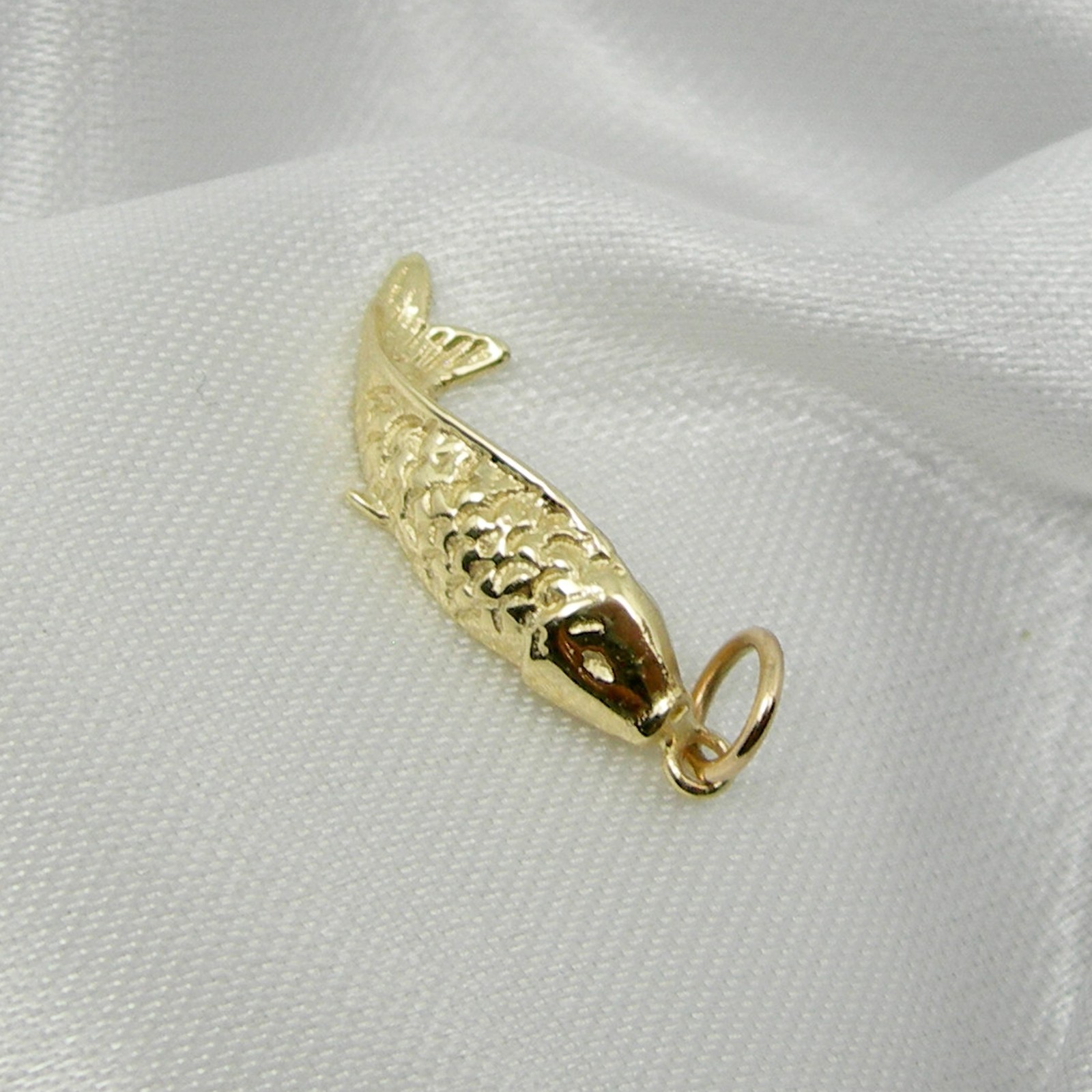 Lucky Koi Fish Charm Pendant Genuine 375 9k 9ct Yellow Gold, C200