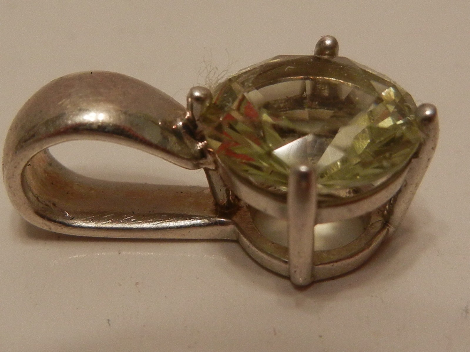 Sterling Silver Limon Quartz Pendant Round Prong Set Stone Lime Yellow 2 Carats