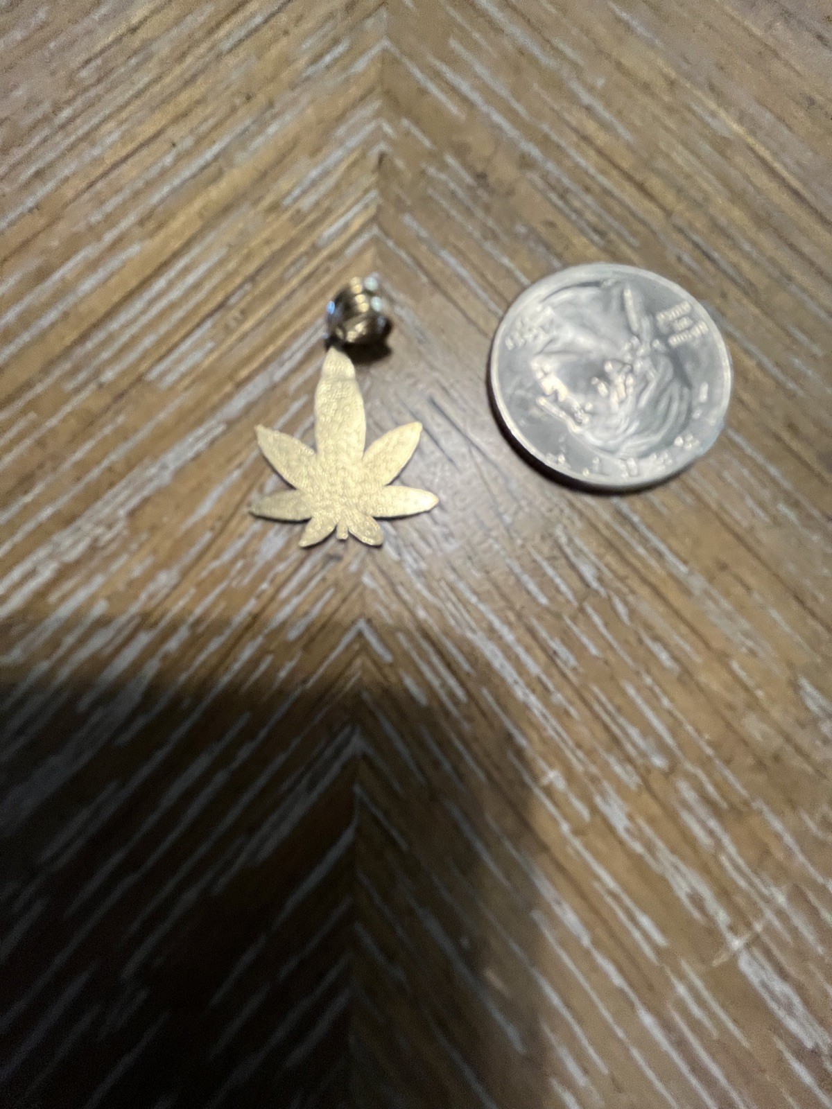 10k Yellow Gold Diamond Cut Marijuana Leaf Pendant New