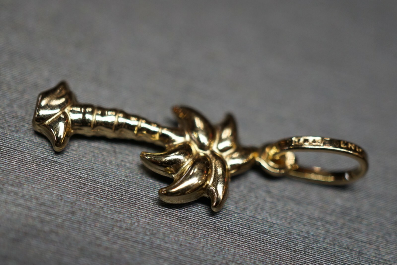 14K Solid Yellow Gold High Polished 1″ Hollow Palm Tree Charm Pendant.