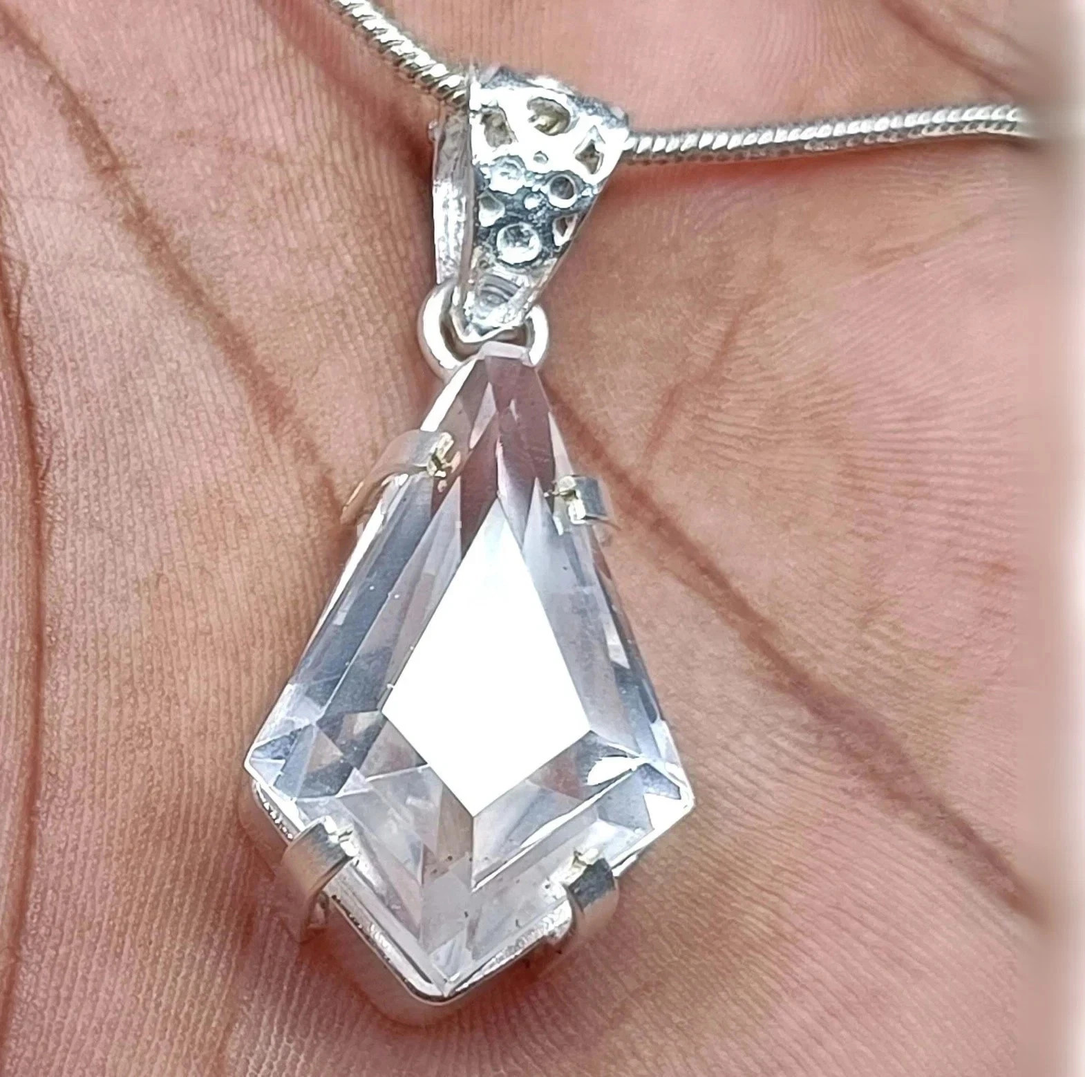 A+ Natural 20 Ct AGL Certified White Sapphire Gemstone 925 Silver Pendant