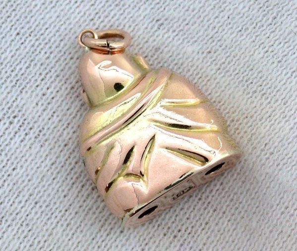 Vintage 14Kt Multicolor Yellow Gold Buddah Charm 2/3 x 1/2 Inch Pendant EBS1521
