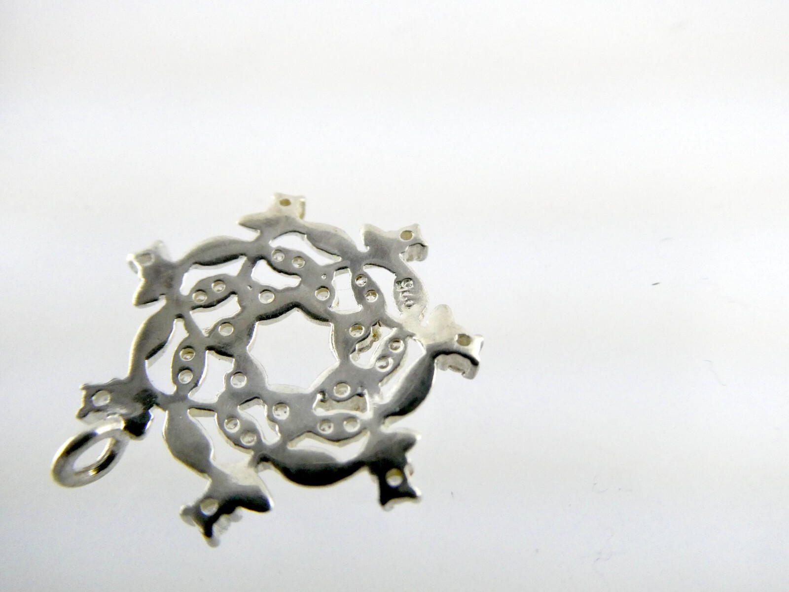 Sterling Silver White Crystal Woven Wreath Pendant 1.4g .5 Inches