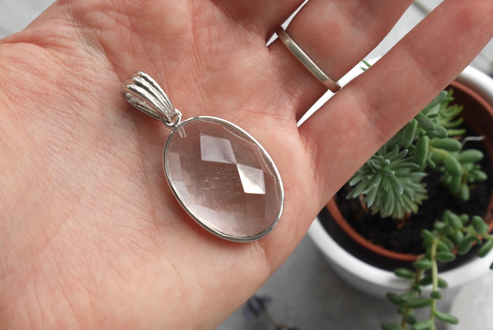 1 Faceted Clear Crystal Rock Quartz Silver Plated Oval Pendant Natural Jewellery