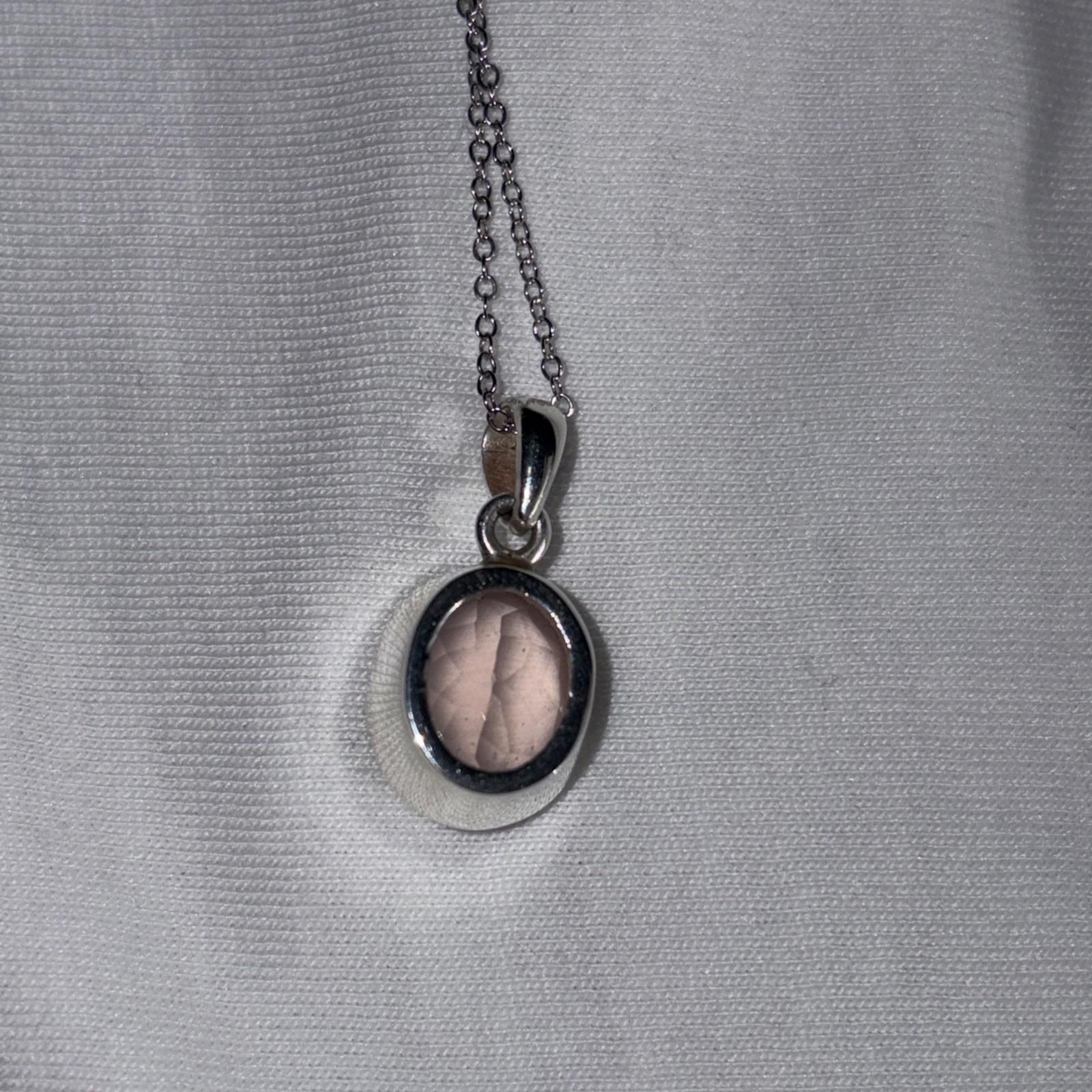 Rose Quartz Oval Necklace In Sterling Silver