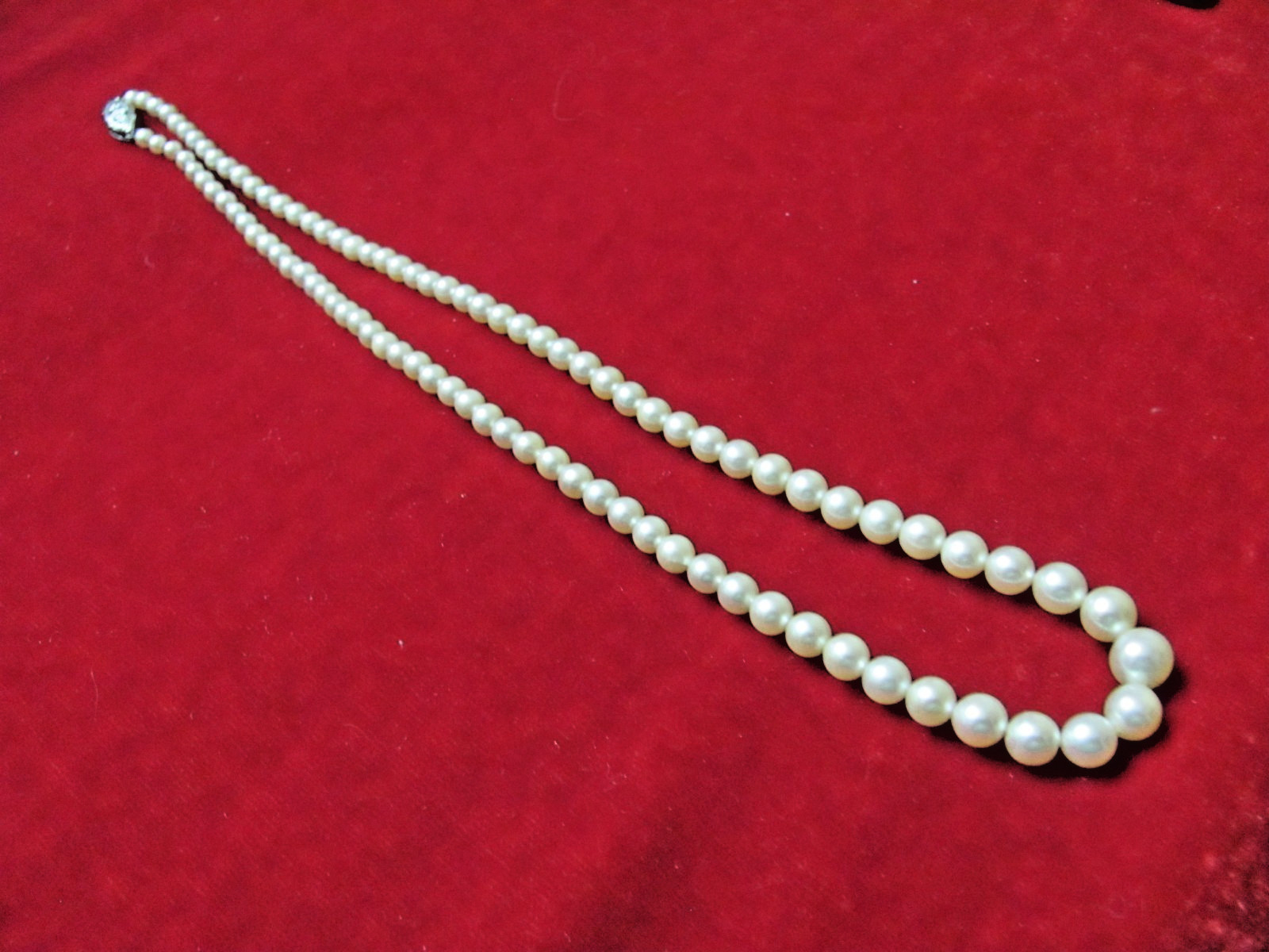 PEARLS, GRADUATED 17in, 14k WHITE GOLD SLIDE CATCH, 3mm – 8mm PEARL, 12gr