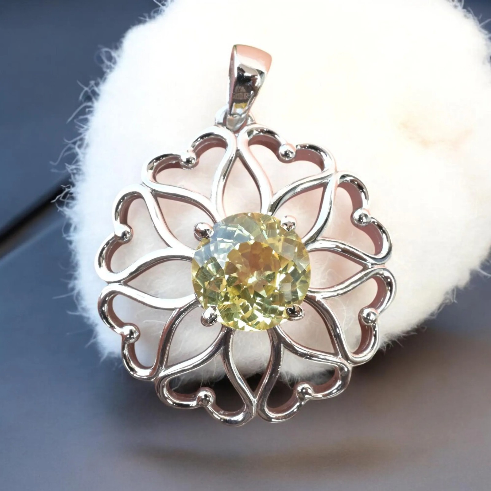 Certified Yellow Sapphire 32 Ct Flower Shape Pendant 925 Sterling Silver MG002