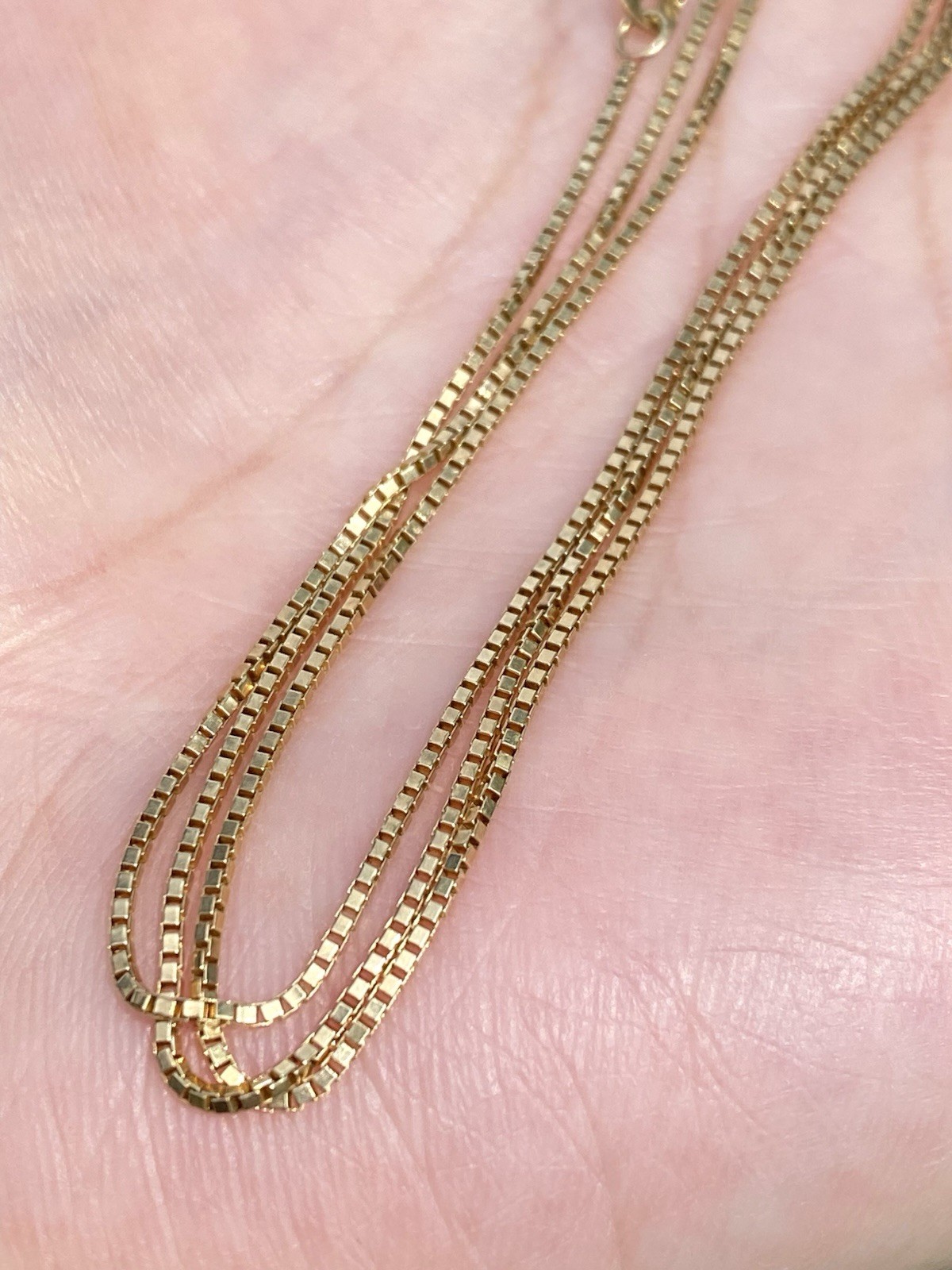 Solid 14k Yellow Gold 1.0mm Box Chain Necklace 3.01 Grams- 21 Inches