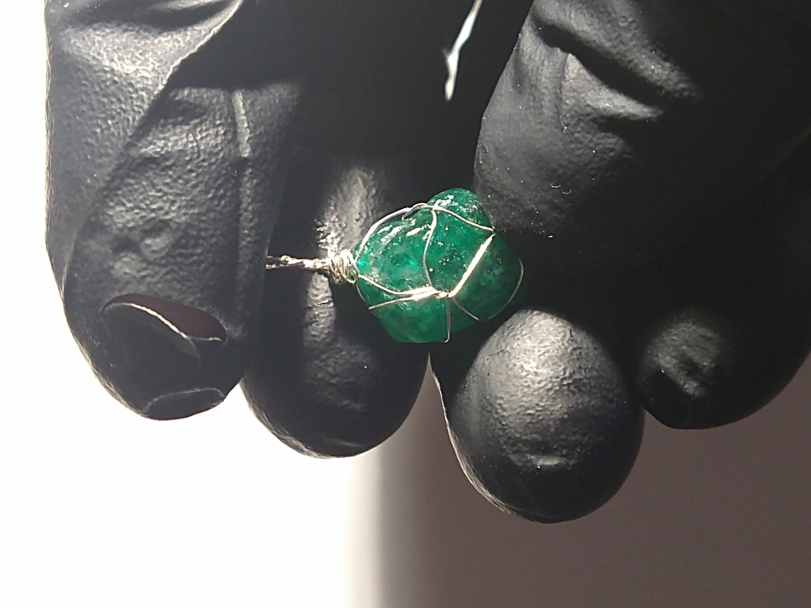 Natural Emerald Pendant with excellent green color in Sterling Silver