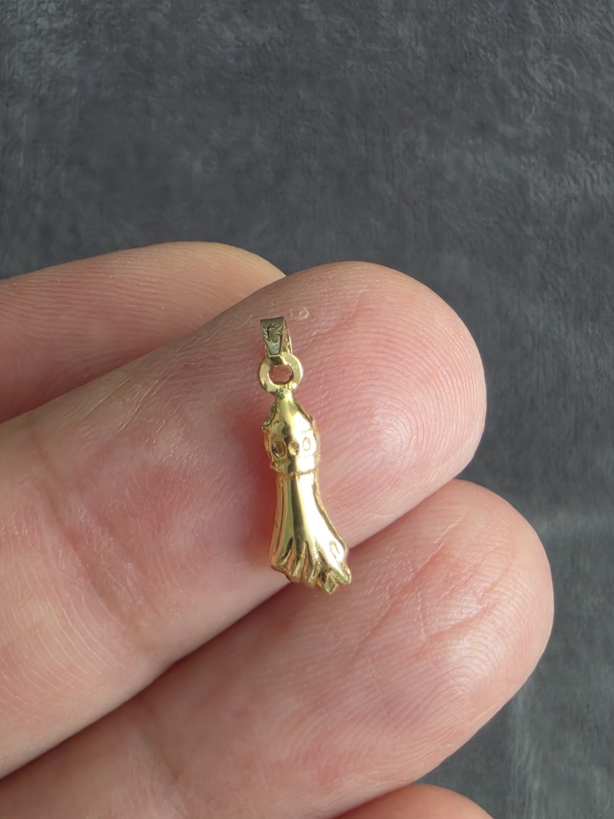 14k Gold Figa Pendant Hand For Good Luck