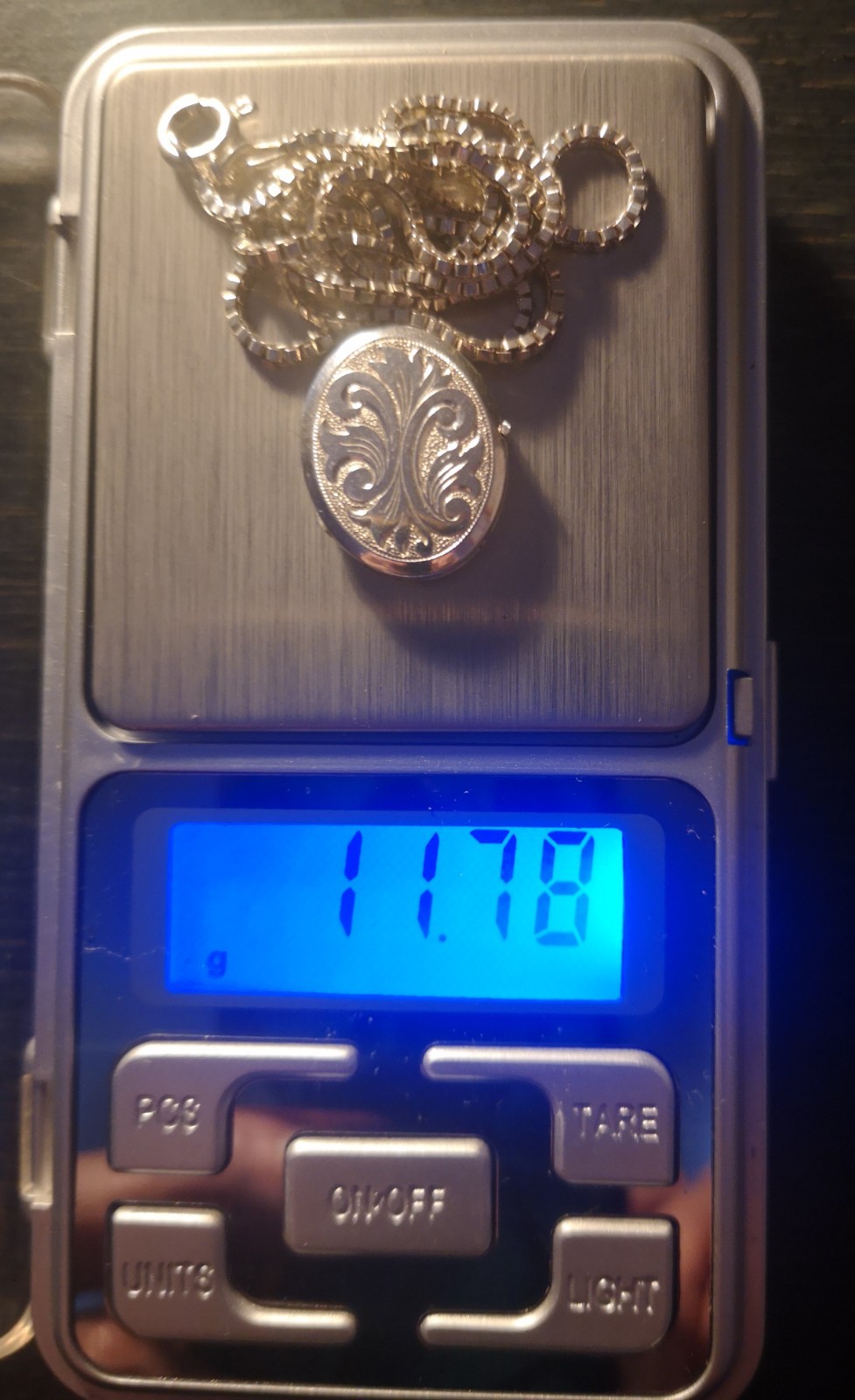 Oval Silver Photo Locket & Sq Link Chain