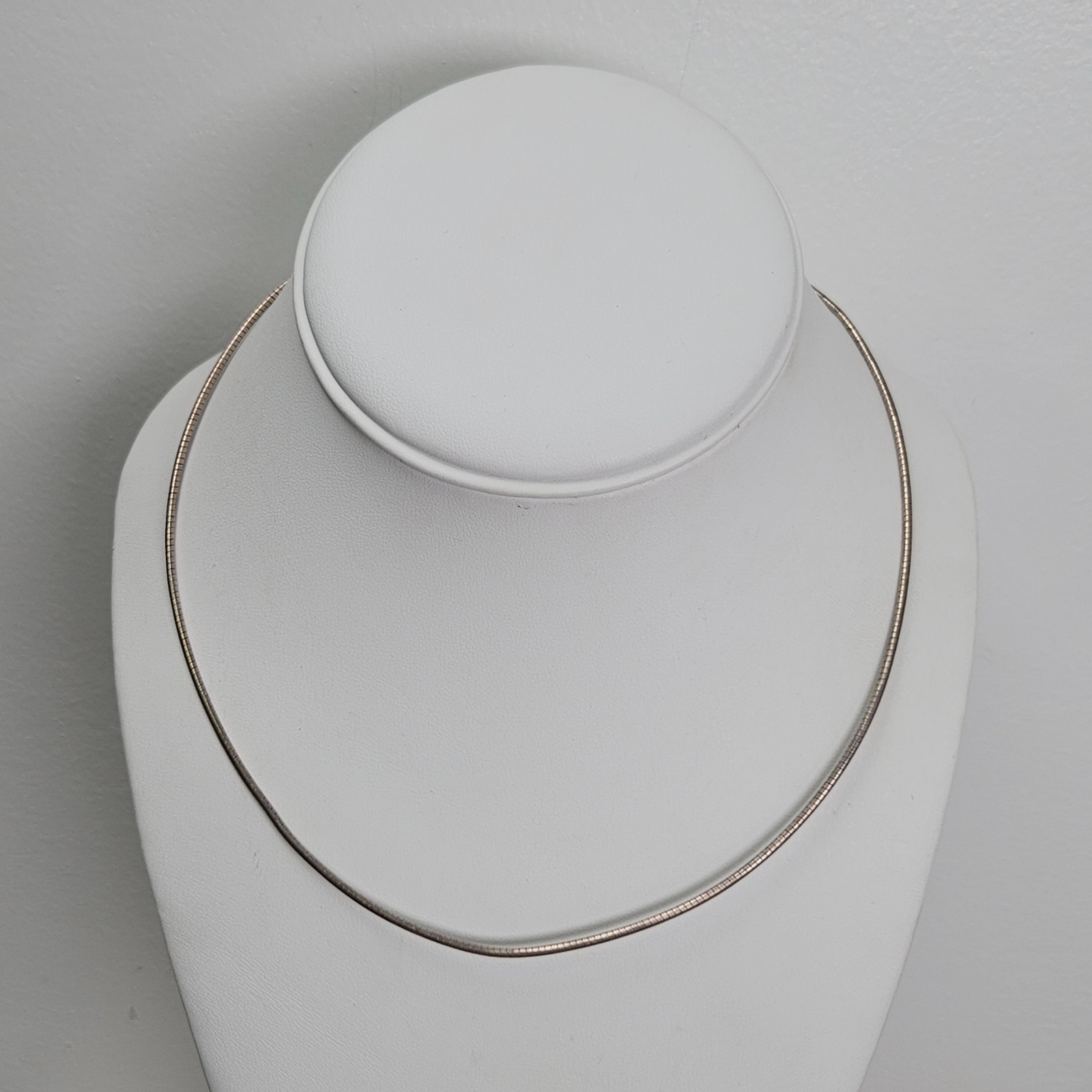 Vintage Sterling Silver Round Omega Necklace Neck Collar 17″ Choker Wire 2MM 925