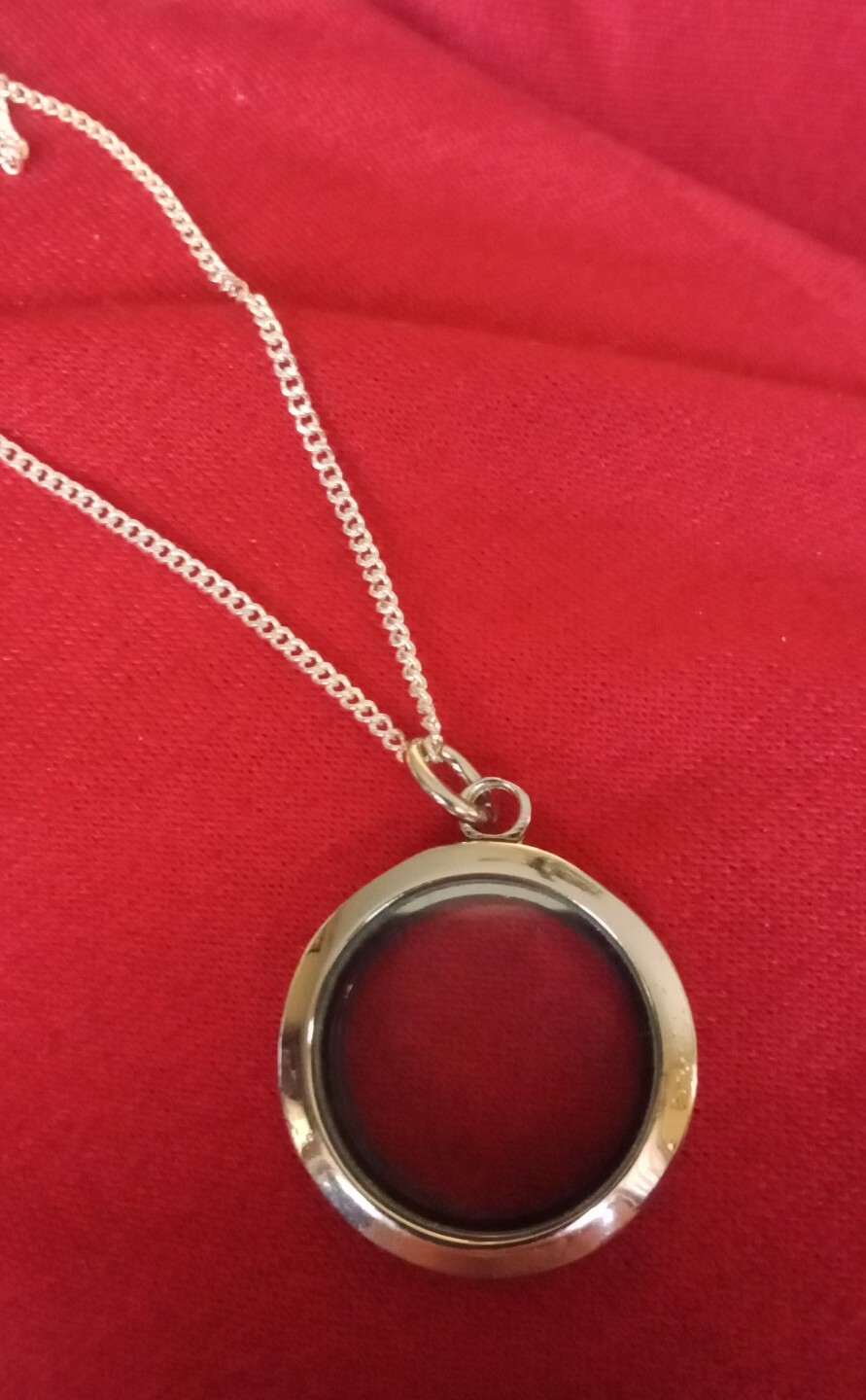 Reduced Today Silver Round Locket With A Nice Chain New