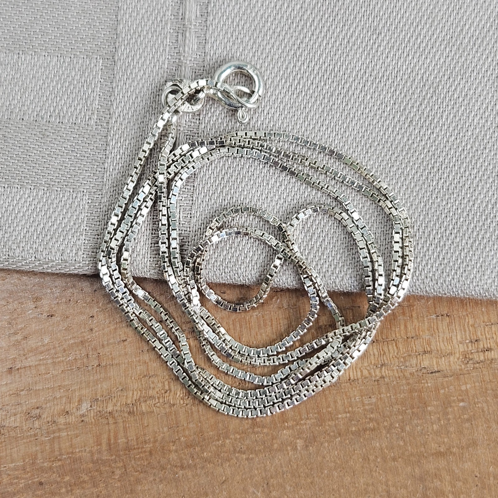Vintage Sterling Silver 925 Rounded Box Chain 22″ AGI Necklace Italy Spring Ring