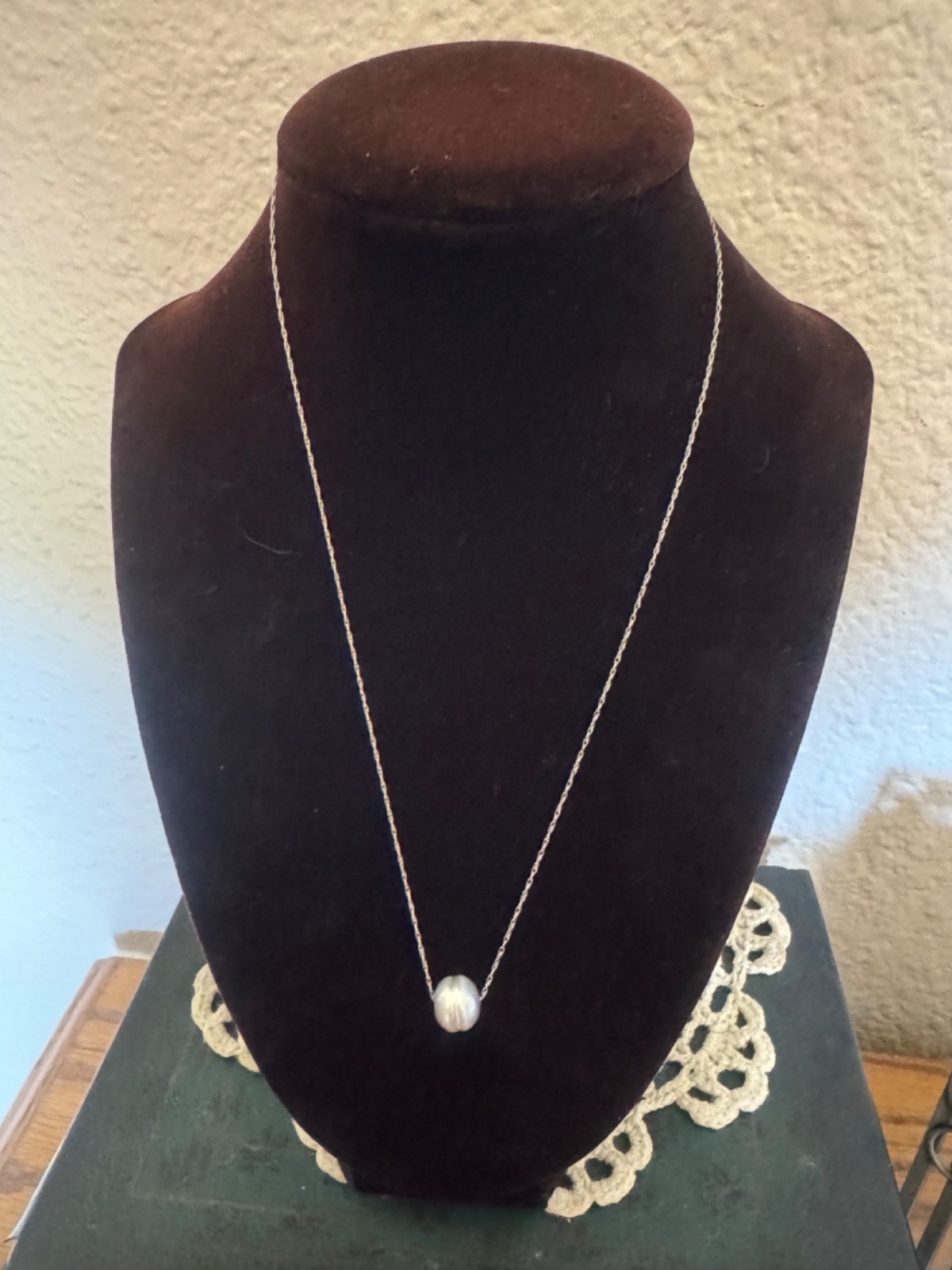 Lovely 14k 585 White Gold Lt Gray Pearl slide bead 18.25” necklace 2.0g Estate