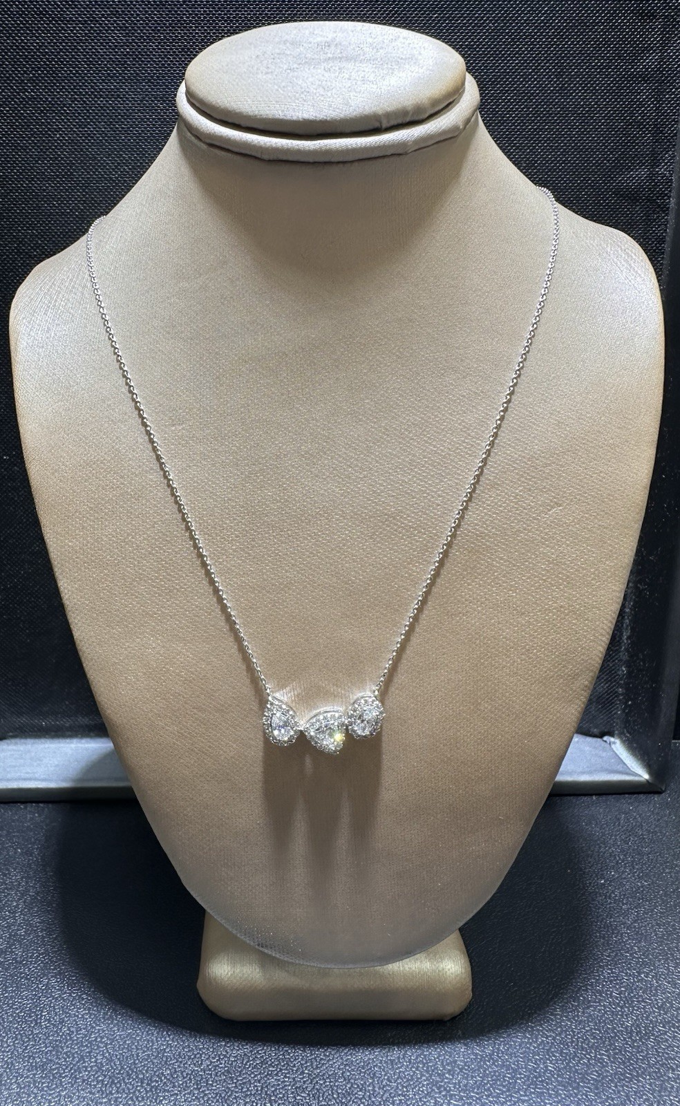 14K White Gold Diamond Cluster Pendant Necklace Elegant Chain