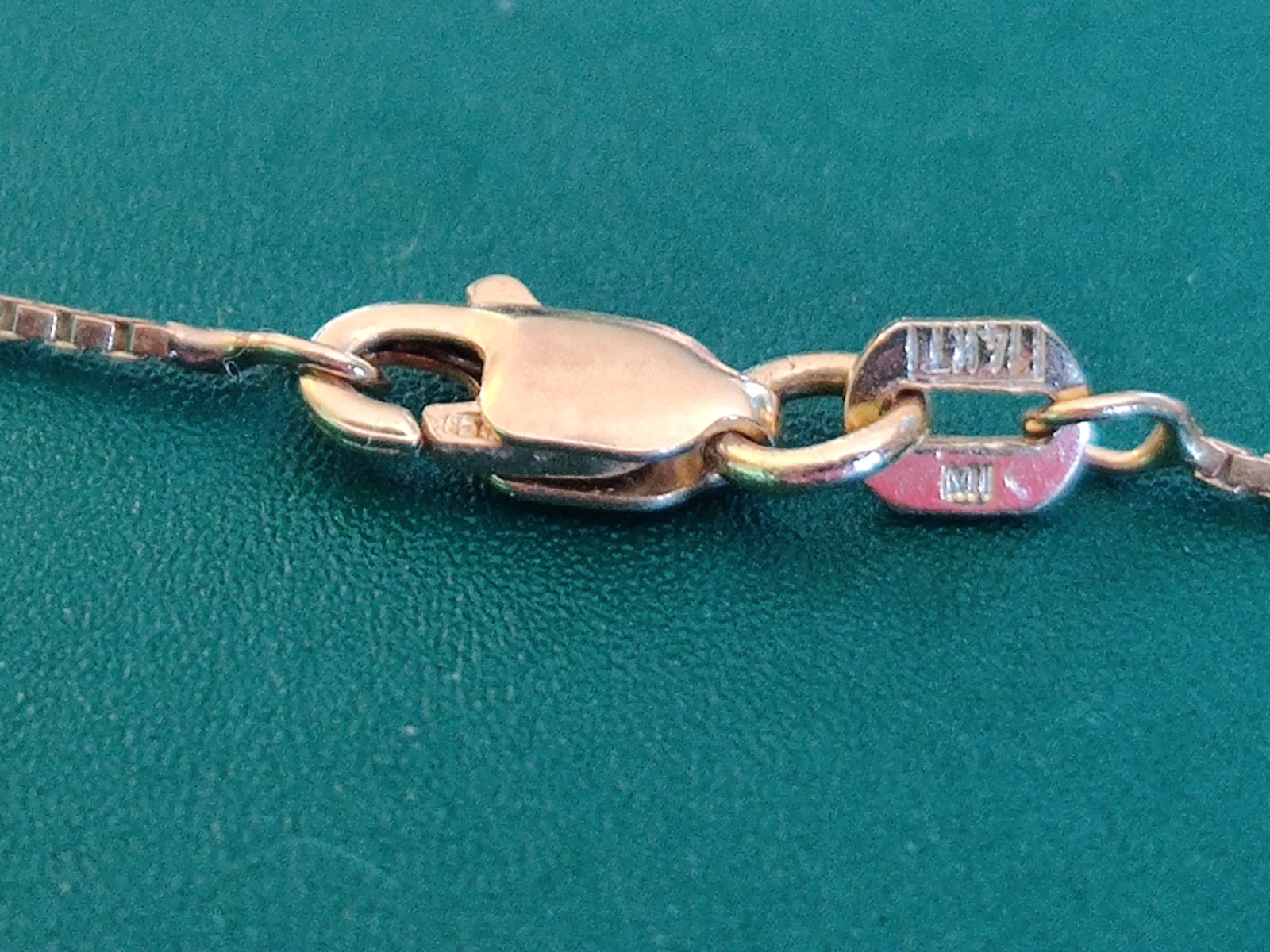 14k Solid Gold 16 inch Box Chain Necklace 1.8 grams