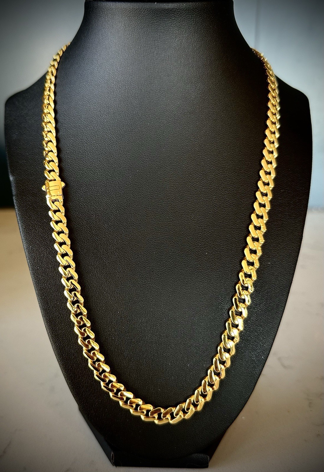 14K Yellow Gold Miami Cuban Chain Necklace 8.5mm 22 Inch