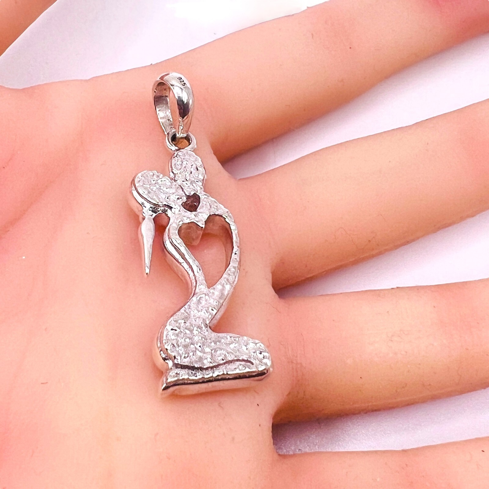 Sterling 925 Silver Kissing Couple Pendant Kiss Heart Boy Girl Love Textured