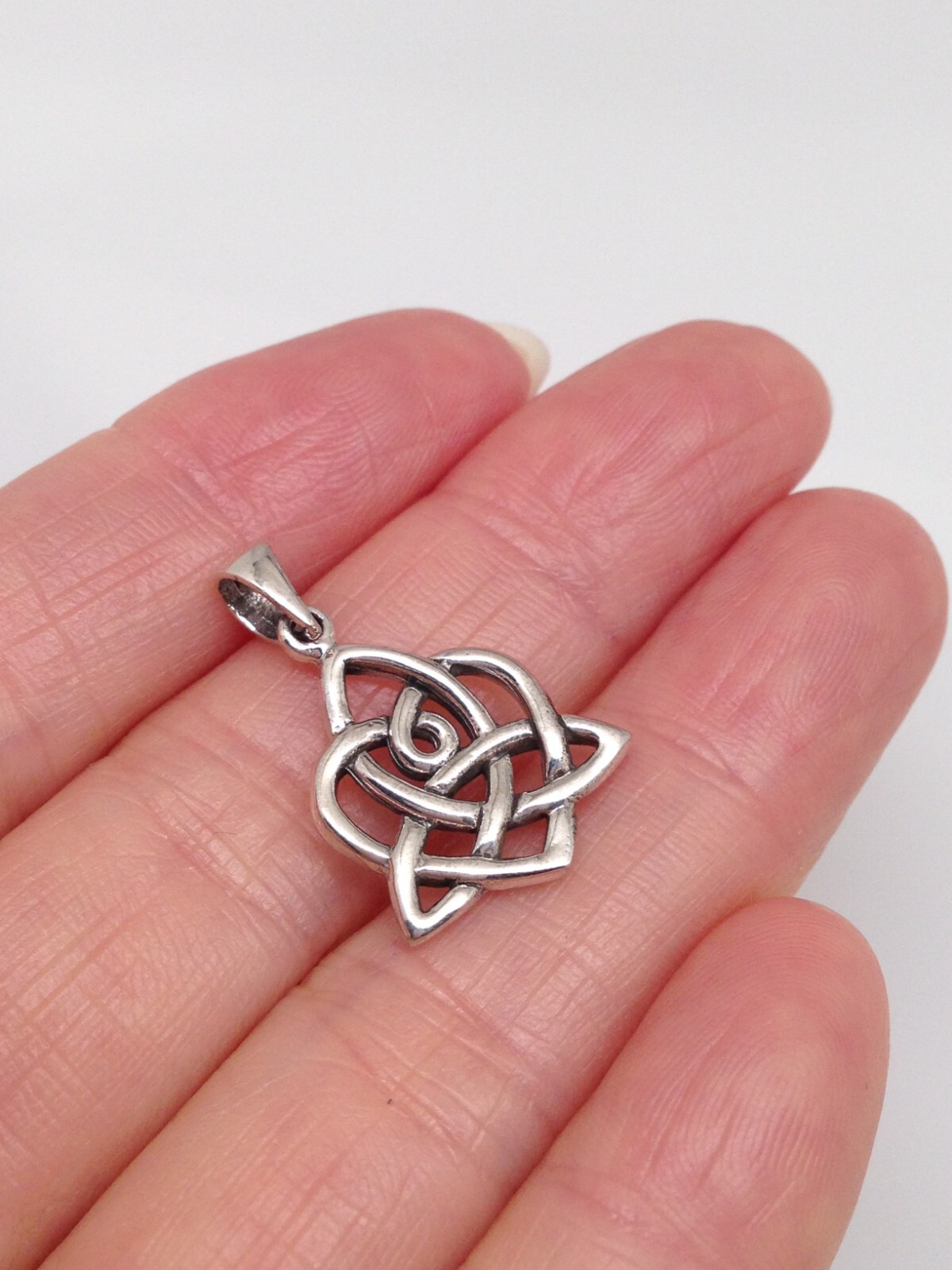 925 Sterling Silver Celtic Knot Pendant Women 16mm(0.63″)/24mm(0.94″)